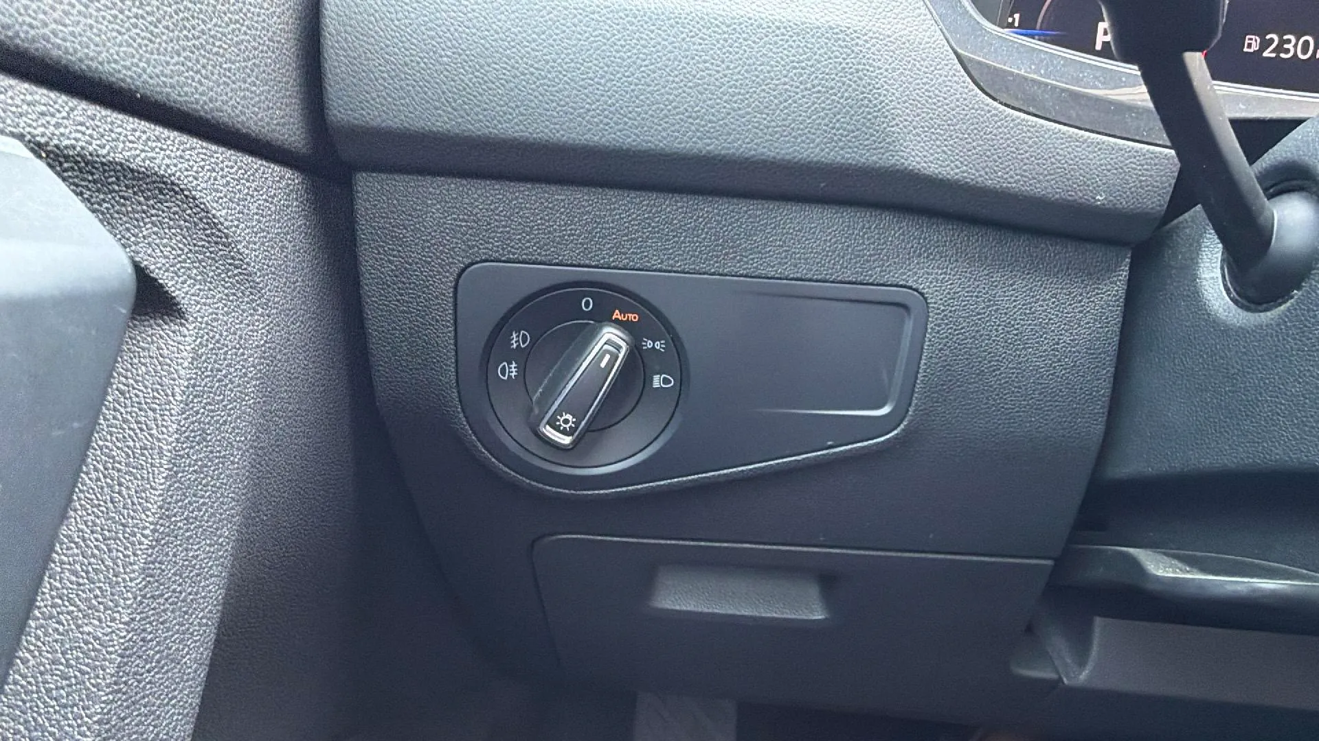 Volkswagen Tiguan Advance 2.0 TDI DSG - foto 16