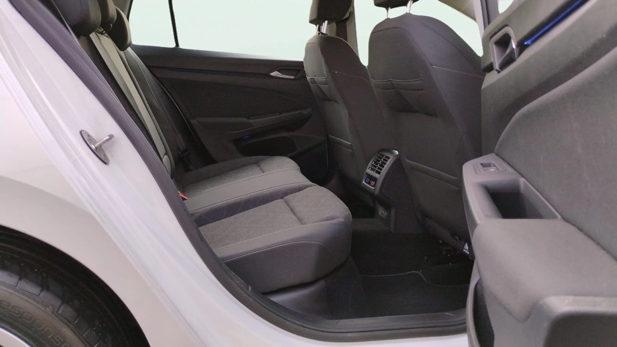Volkswagen Golf Life 2.0 TDI DSG Variant - foto 18