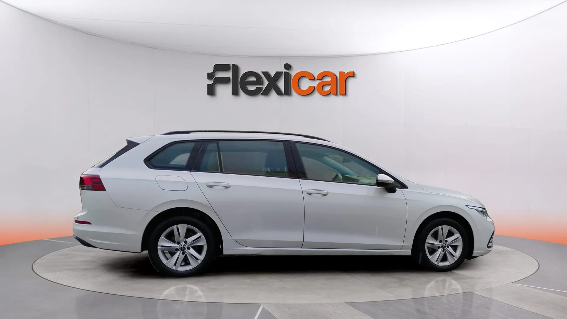 Volkswagen Golf Life 2.0 TDI DSG Variant - foto 2