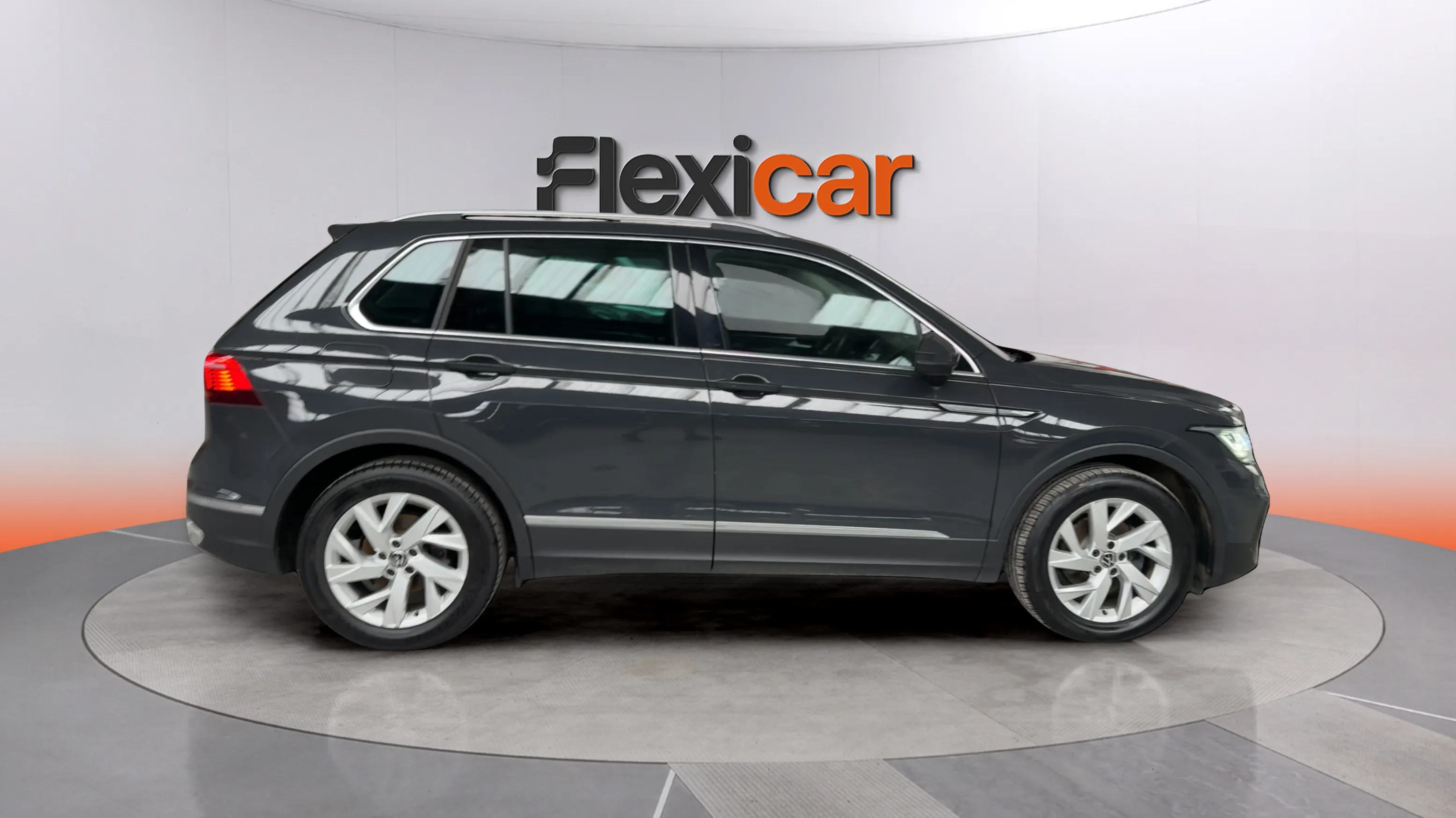 Volkswagen Tiguan Life 2.0 TDI DSG - foto 8