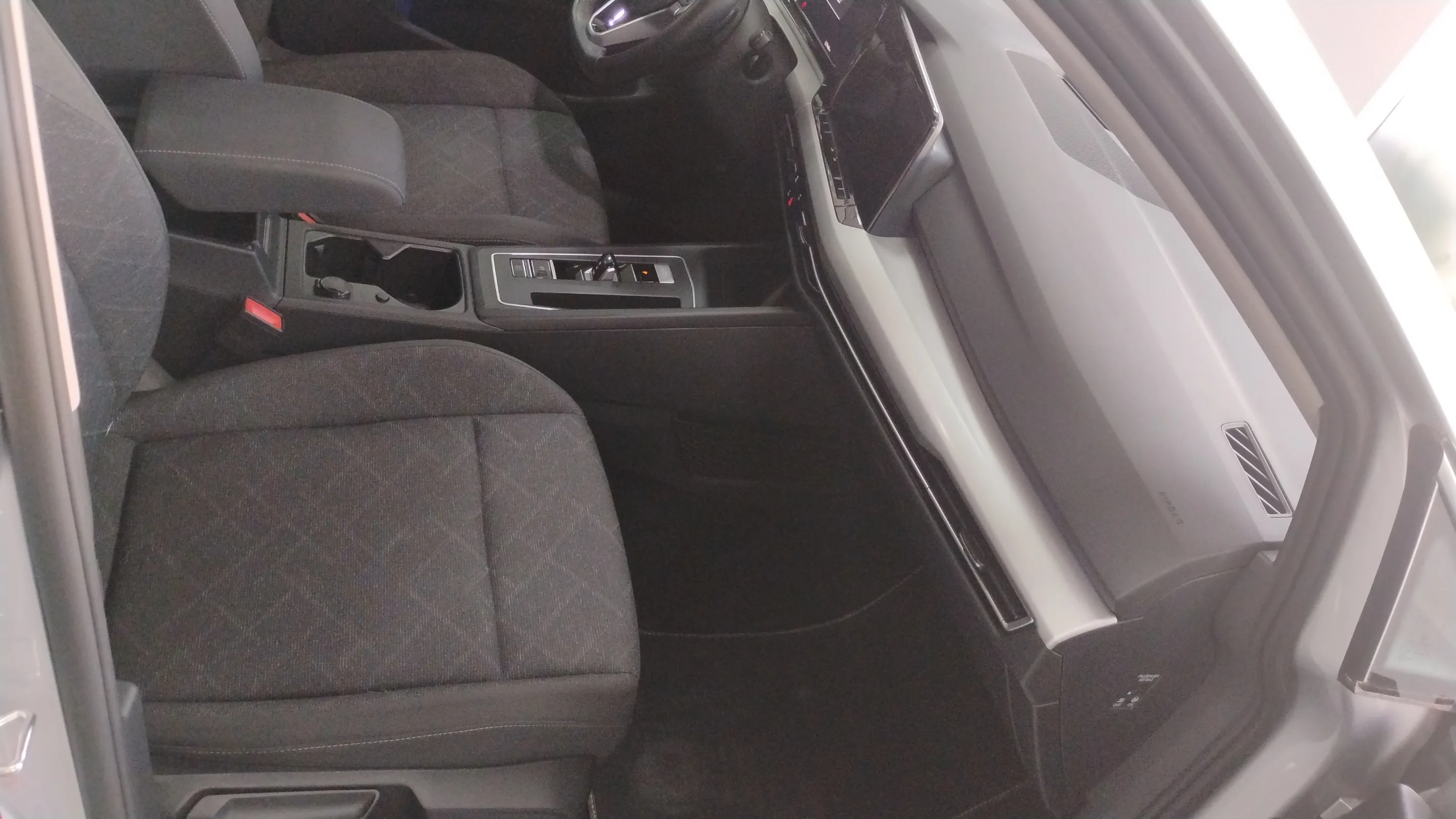 Volkswagen Golf 2.0 TDI DSG Variant - foto 17