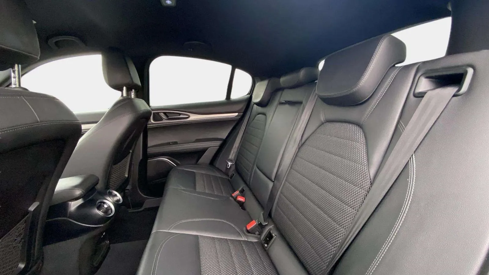 Alfa Romeo Stelvio 2.2 Diesel Sprint RWD - foto 11