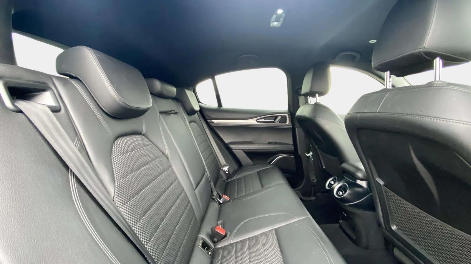 Alfa Romeo Stelvio 2.2 Diesel Sprint RWD - foto 12