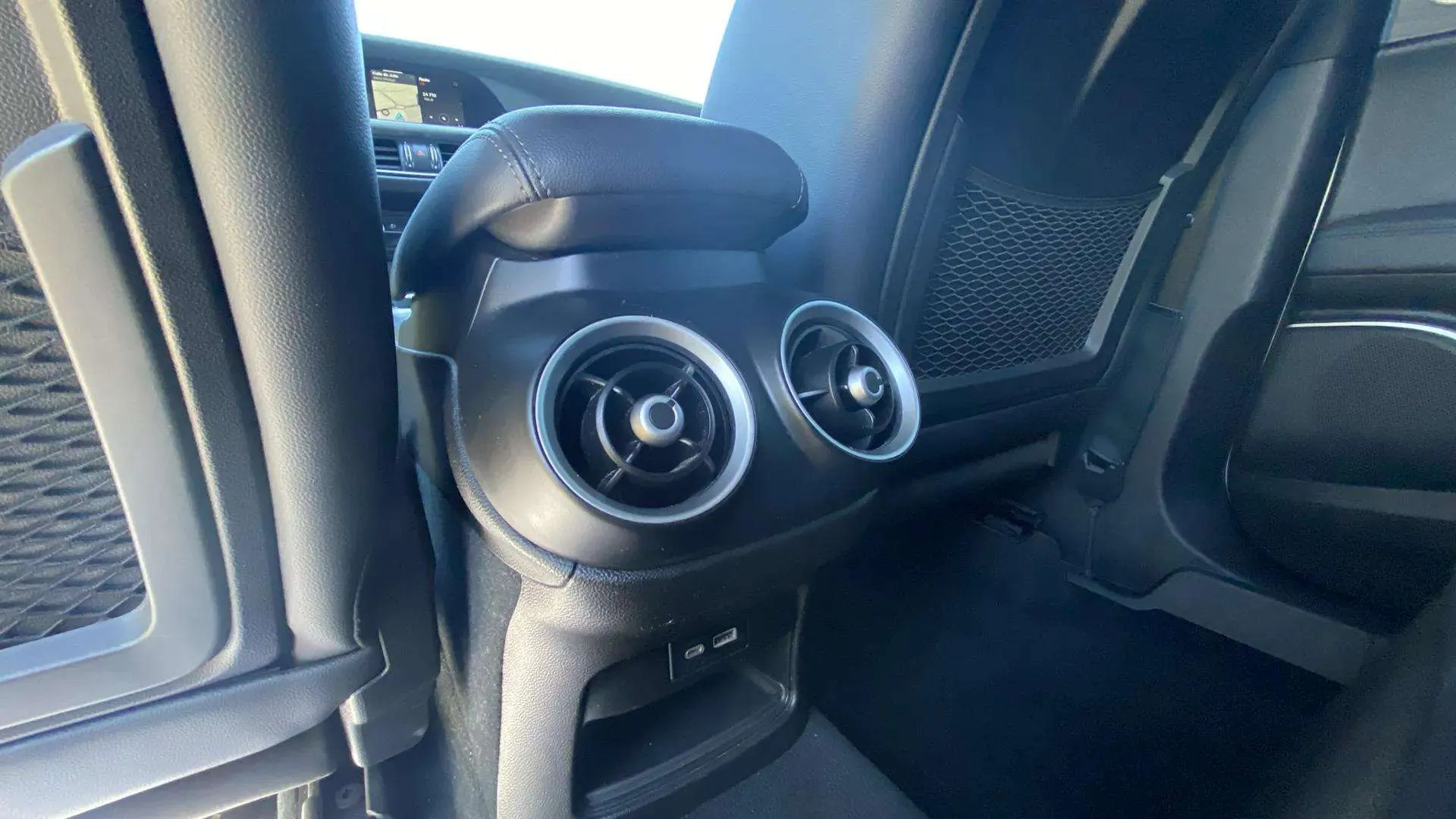 Alfa Romeo Stelvio 2.0 Gasolina Sprint Q4 - foto 25