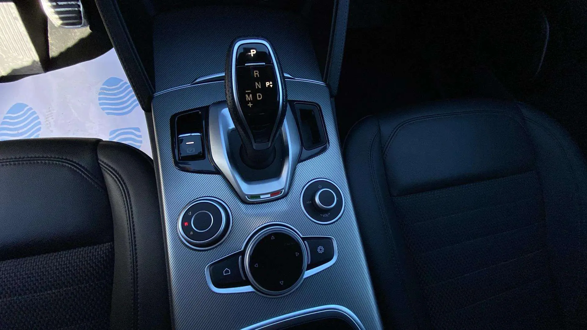 Alfa Romeo Stelvio 2.0 Gasolina Sprint Q4 - foto 22