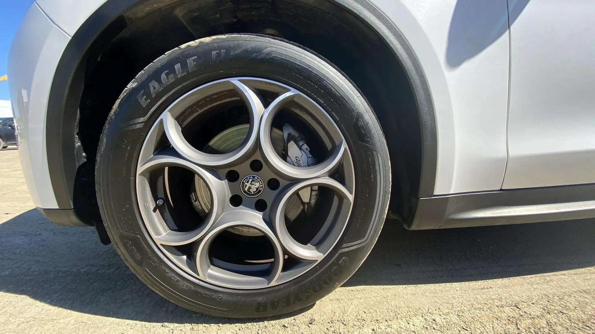 Alfa Romeo Stelvio 2.0 Gasolina Sprint Q4 - foto 17