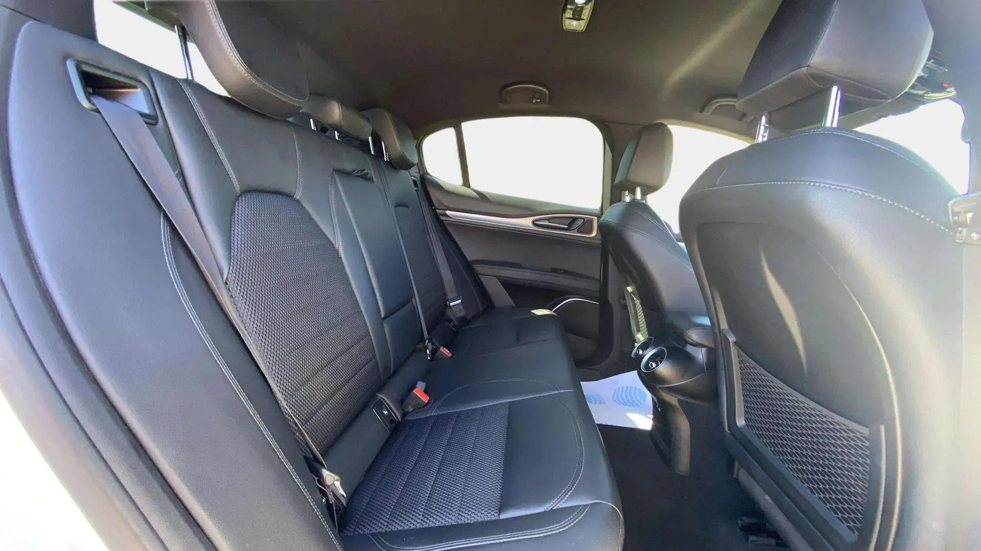 Alfa Romeo Stelvio 2.0 Gasolina Sprint Q4 - foto 14