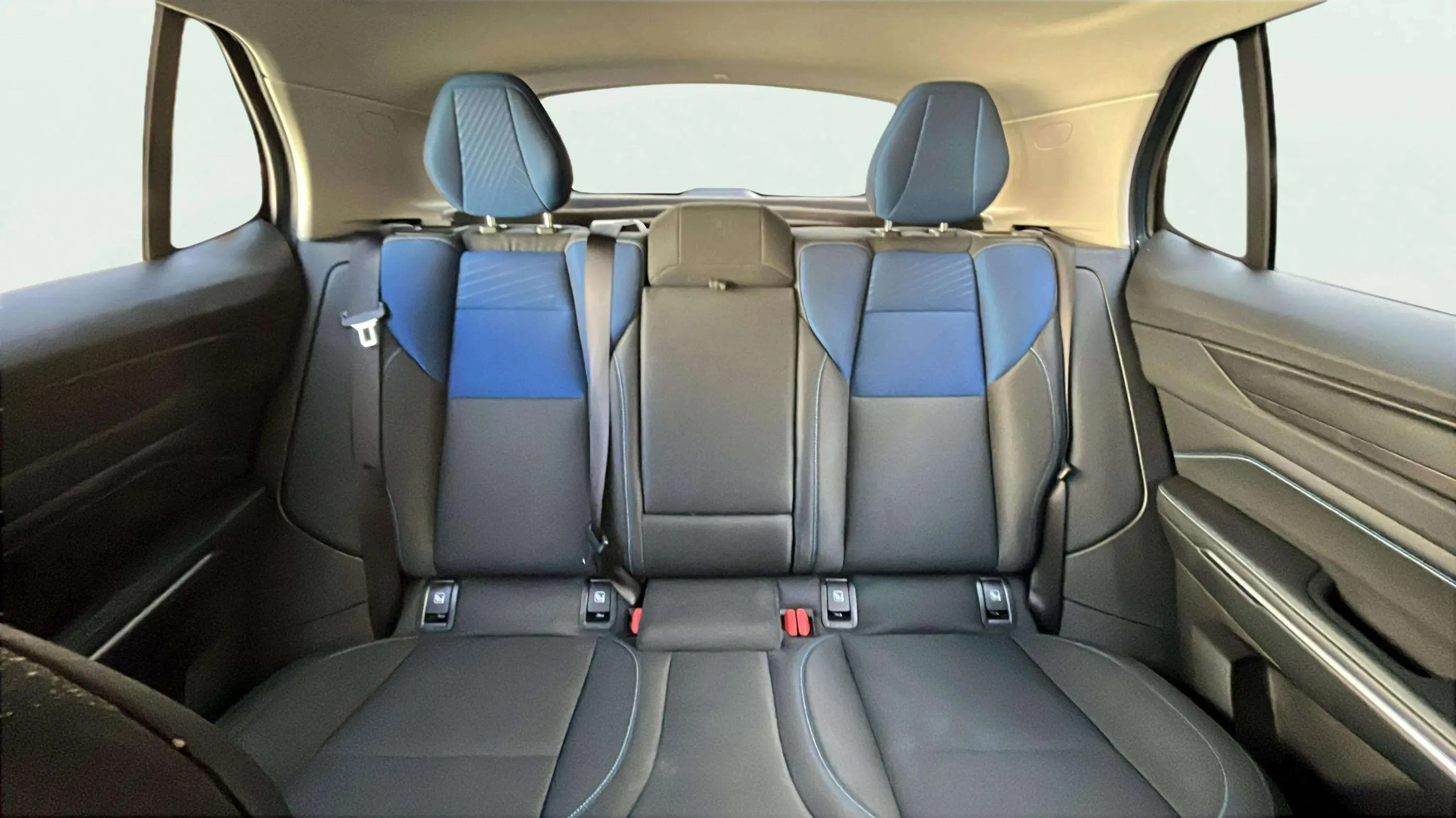 Lynk & Co 01 1.5 PHEV - foto 15