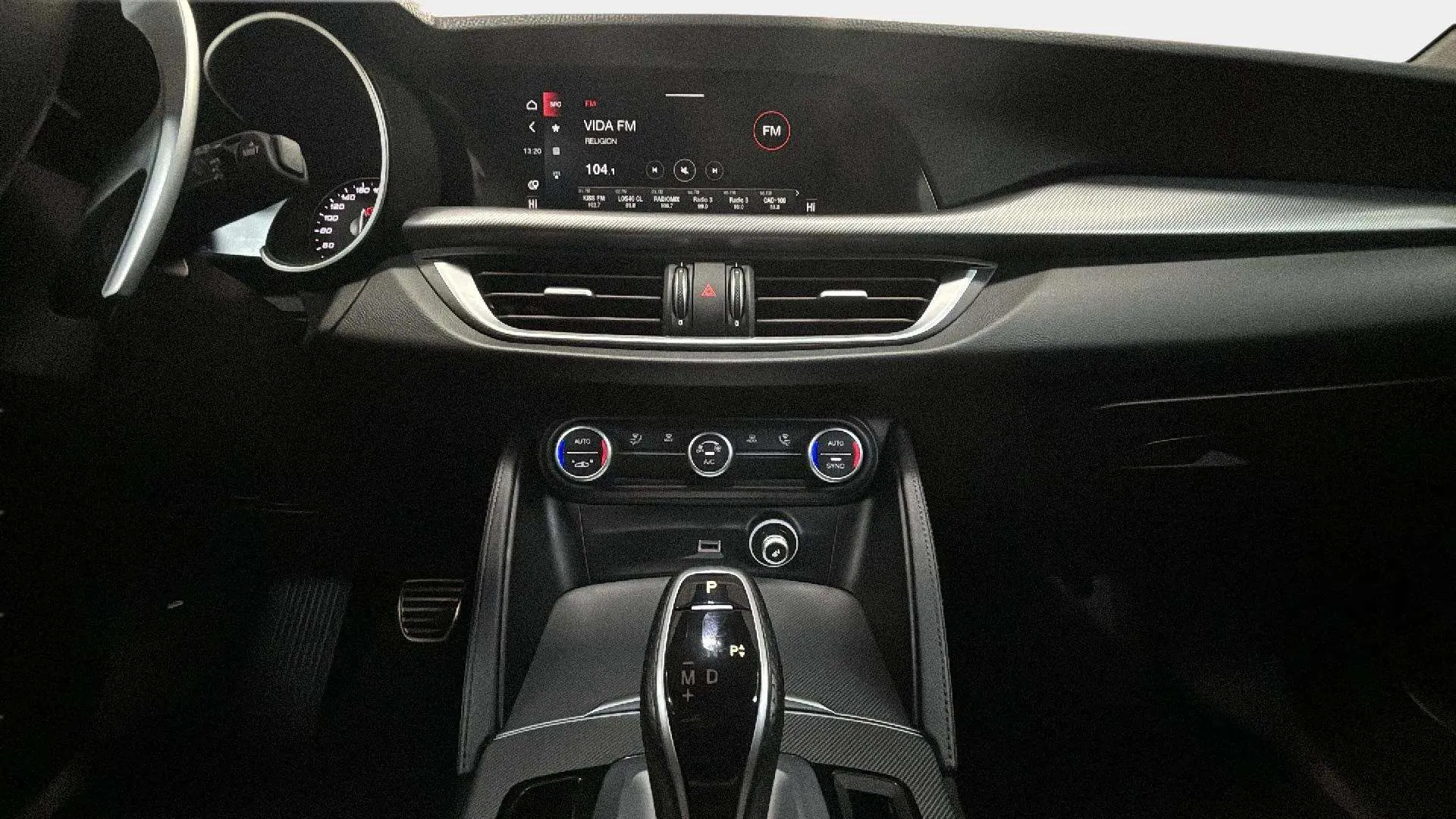 Alfa Romeo Stelvio 2.0 Gasolina Sprint Q4 - foto 13