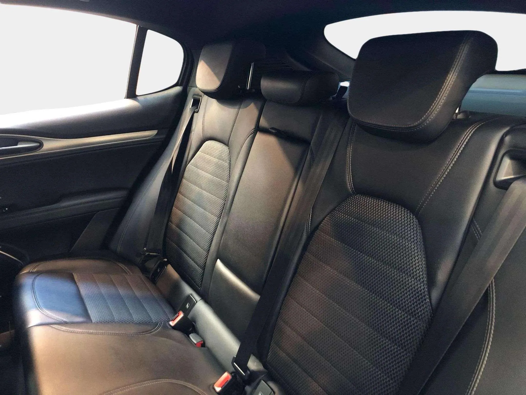Alfa Romeo Stelvio 2.2 Diesel Sprint AWD - foto 9
