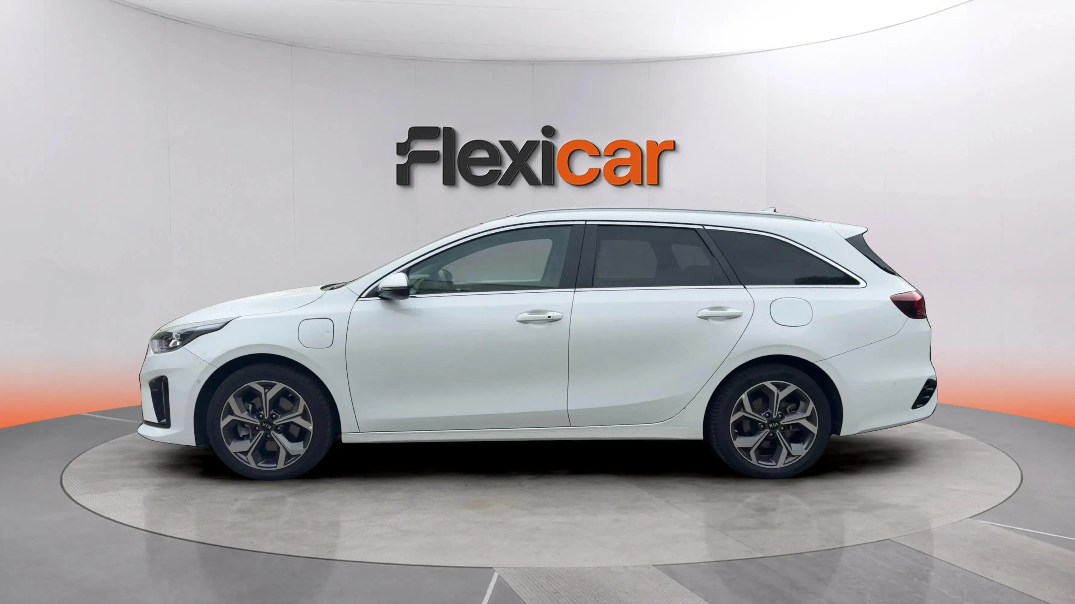 Kia Ceed Tourer 1.6 GDi PHEV eMotion - foto 4