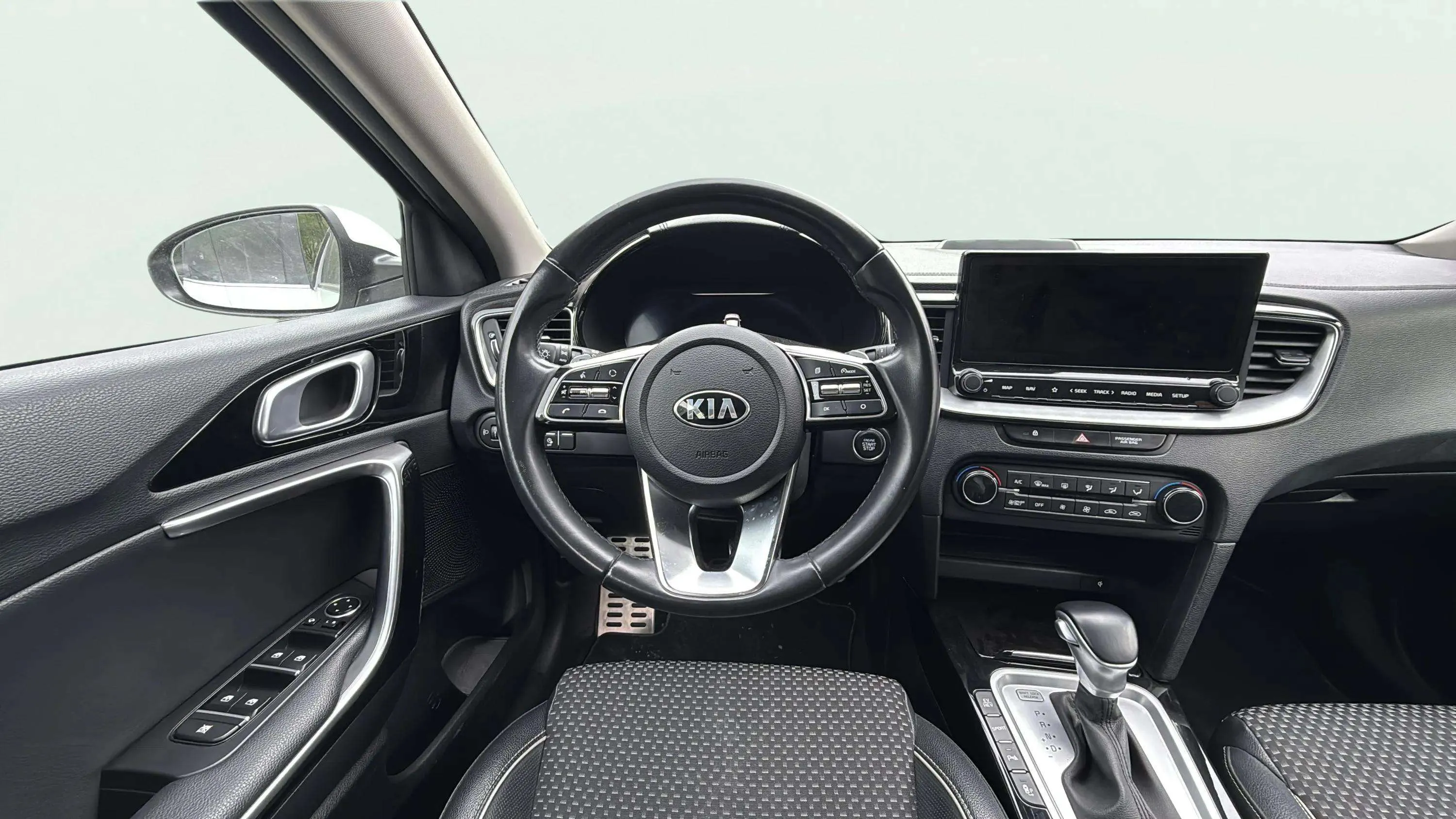 Kia Ceed Tourer 1.6 GDi PHEV eMotion - foto 12