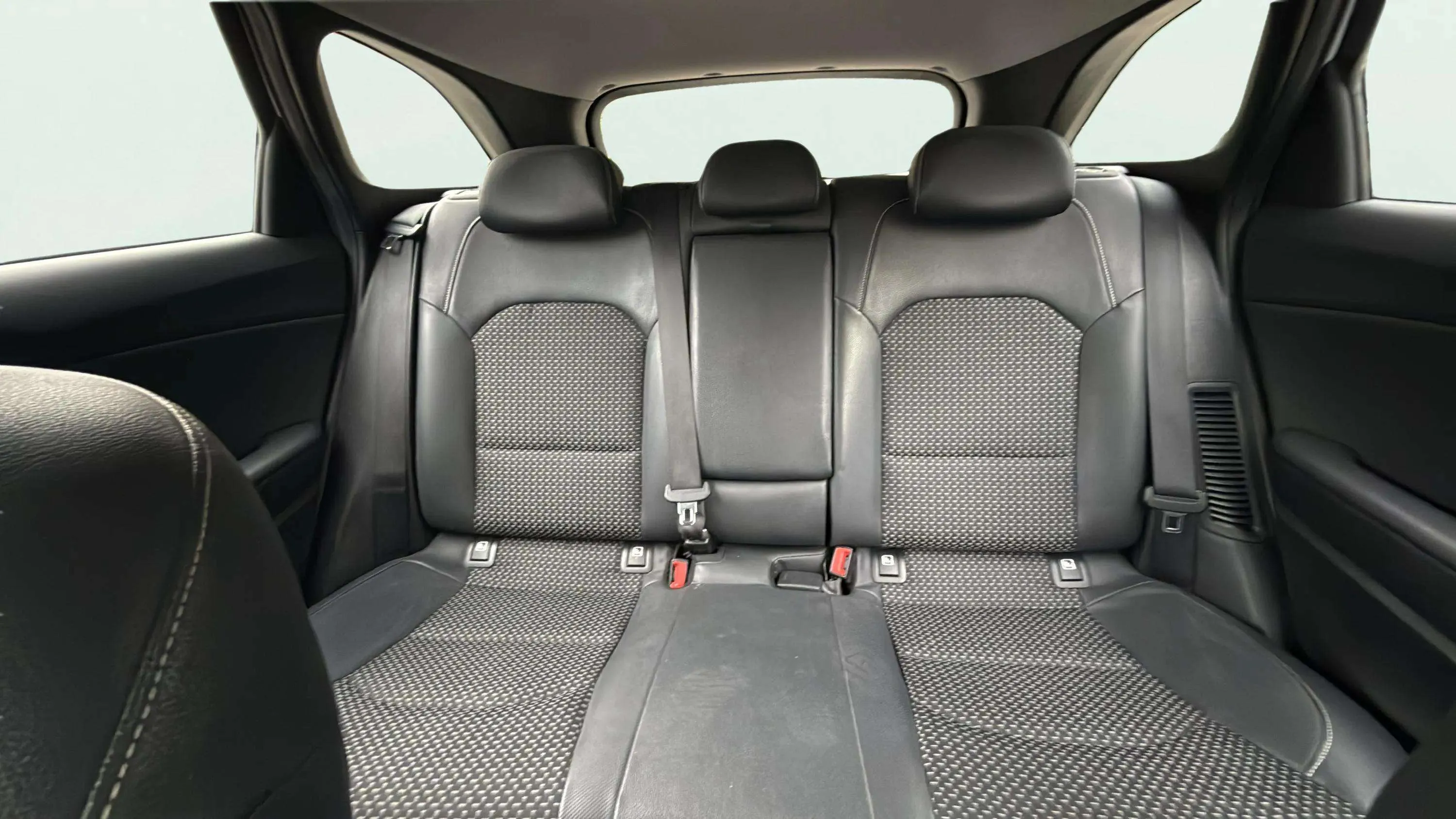 Kia Ceed Tourer 1.6 GDi PHEV eMotion - foto 16
