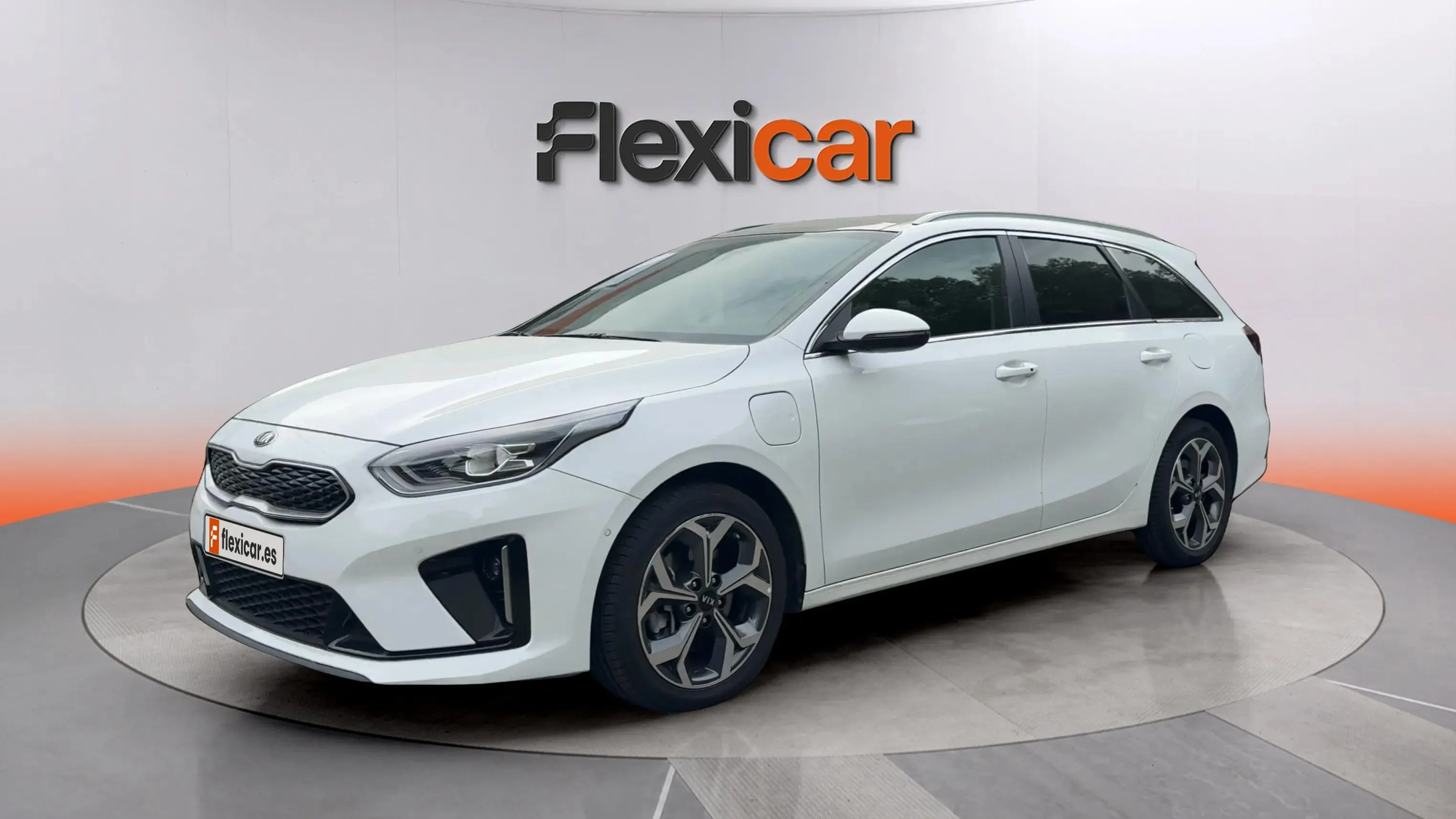 Kia Ceed Tourer 1.6 GDi PHEV eMotion - foto 3