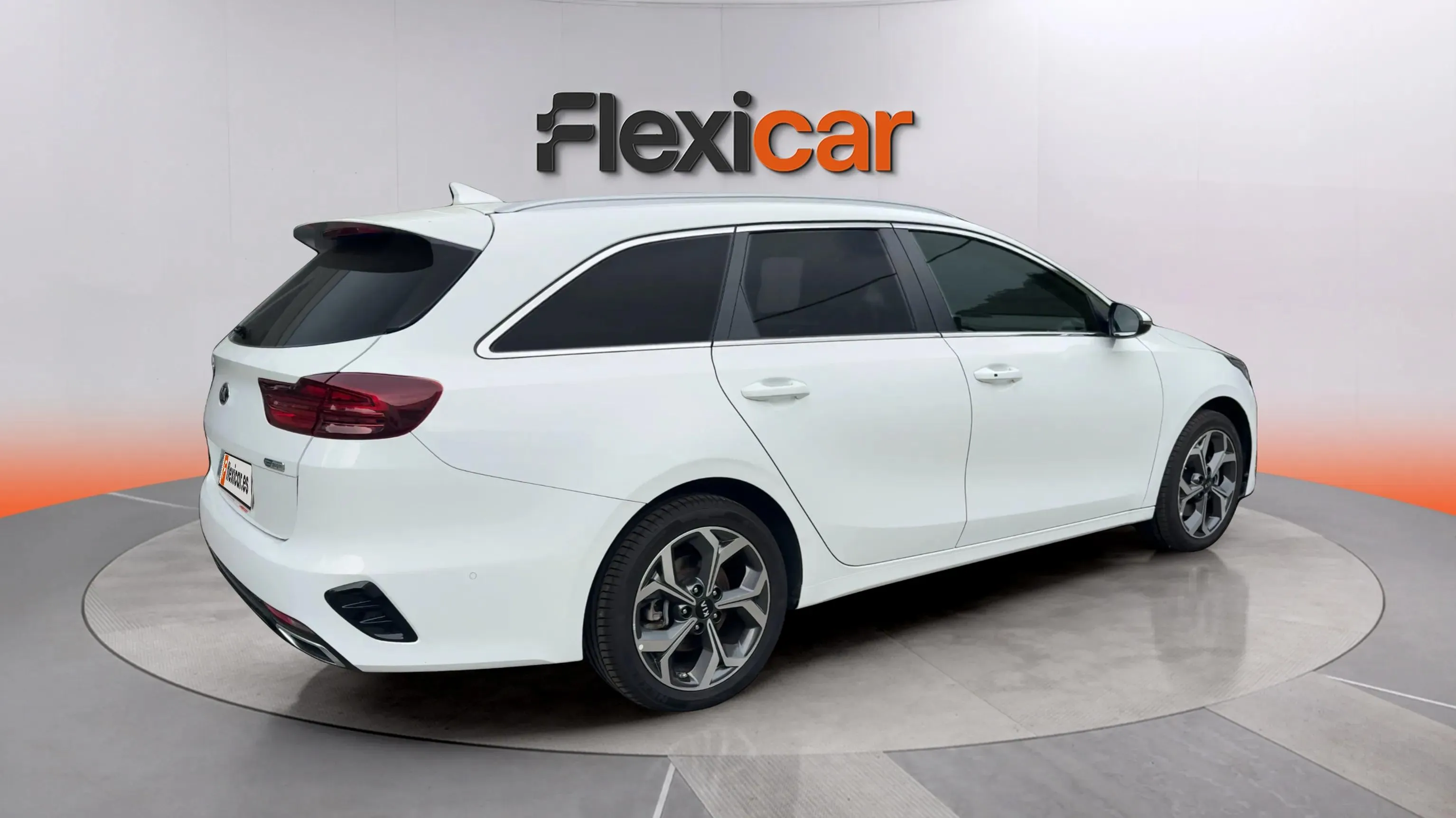 Kia Ceed Tourer 1.6 GDi PHEV eMotion - foto 7