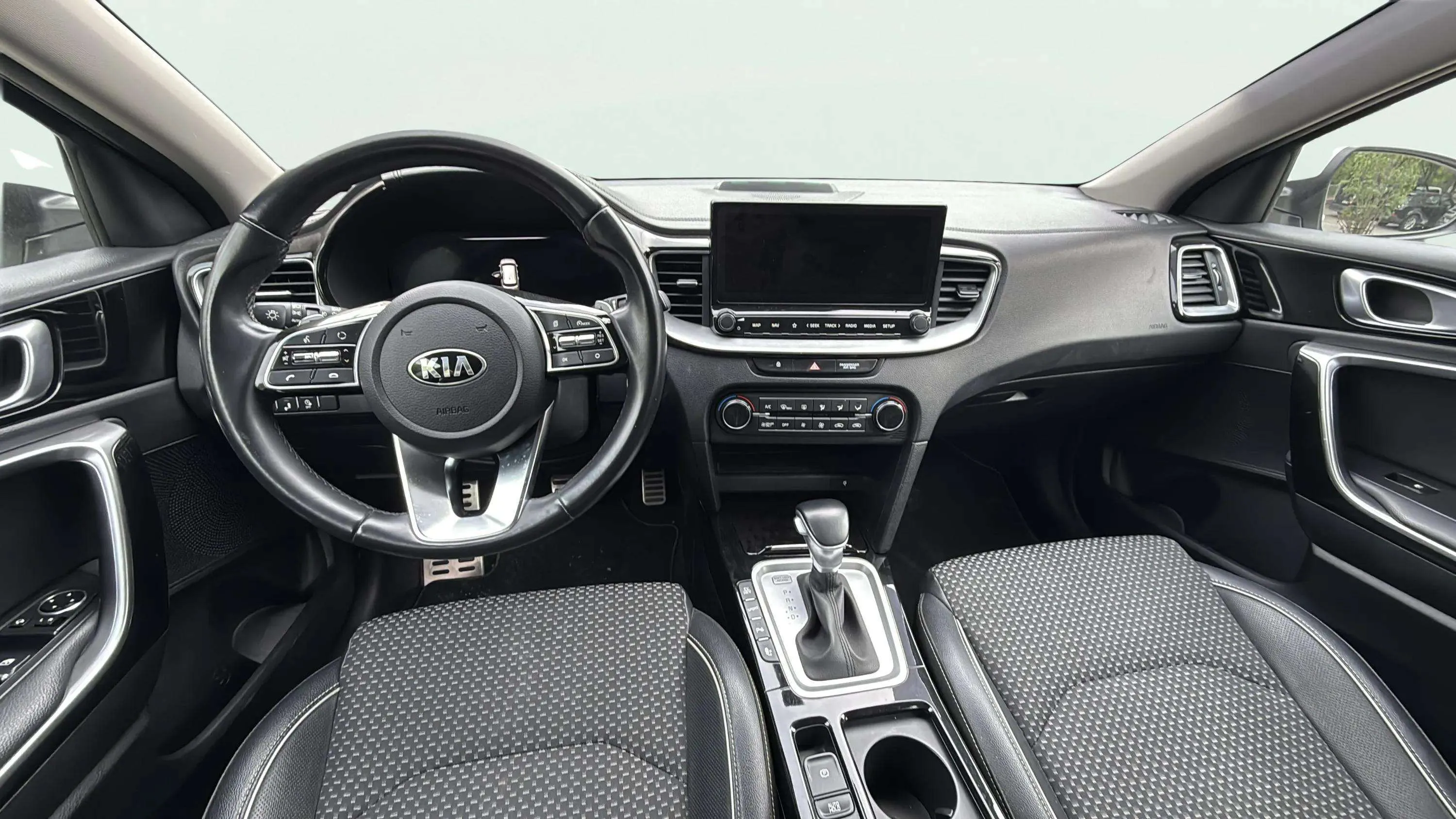 Kia Ceed Tourer 1.6 GDi PHEV eMotion - foto 10