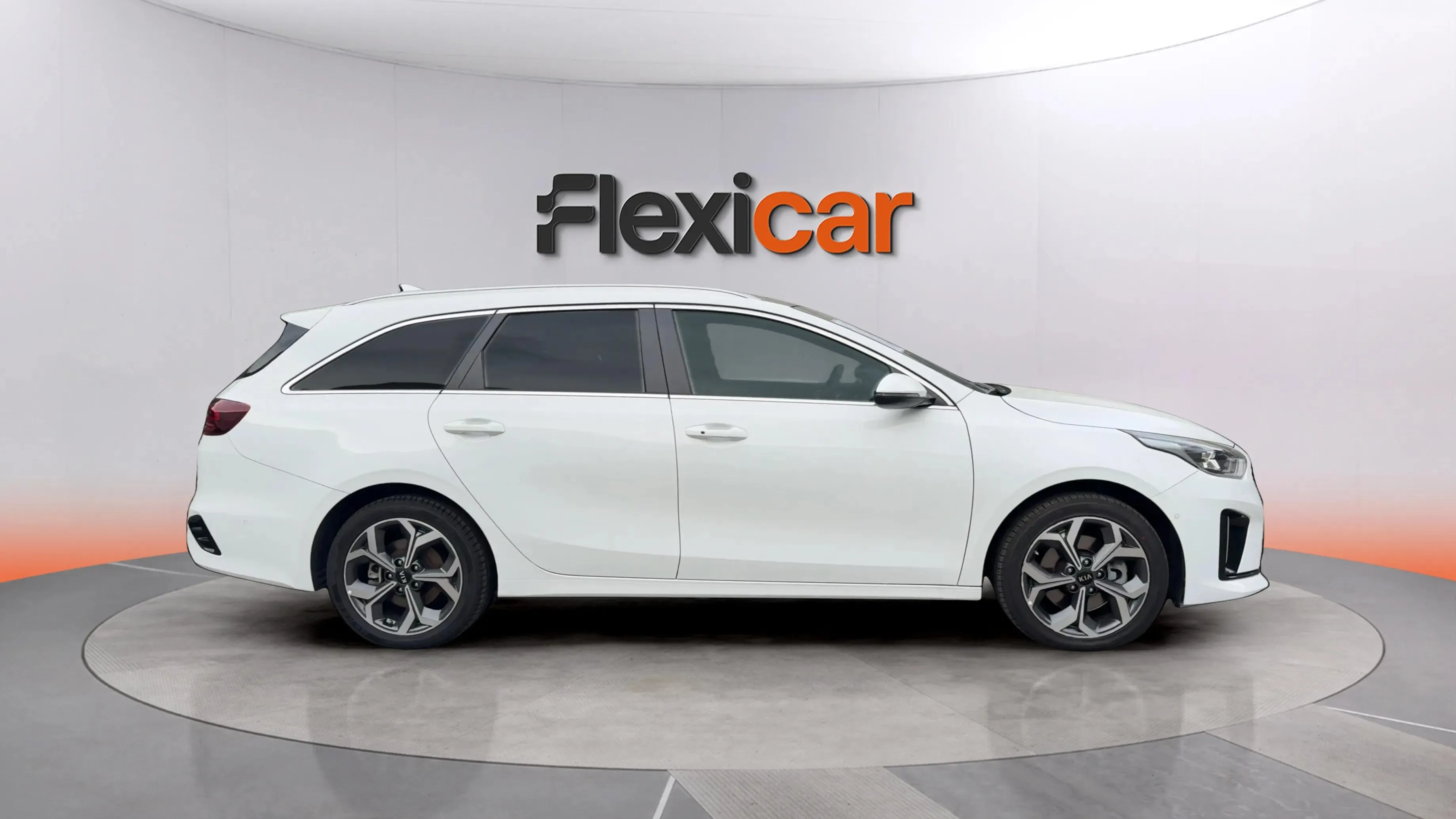 Kia Ceed Tourer 1.6 GDi PHEV eMotion - foto 8