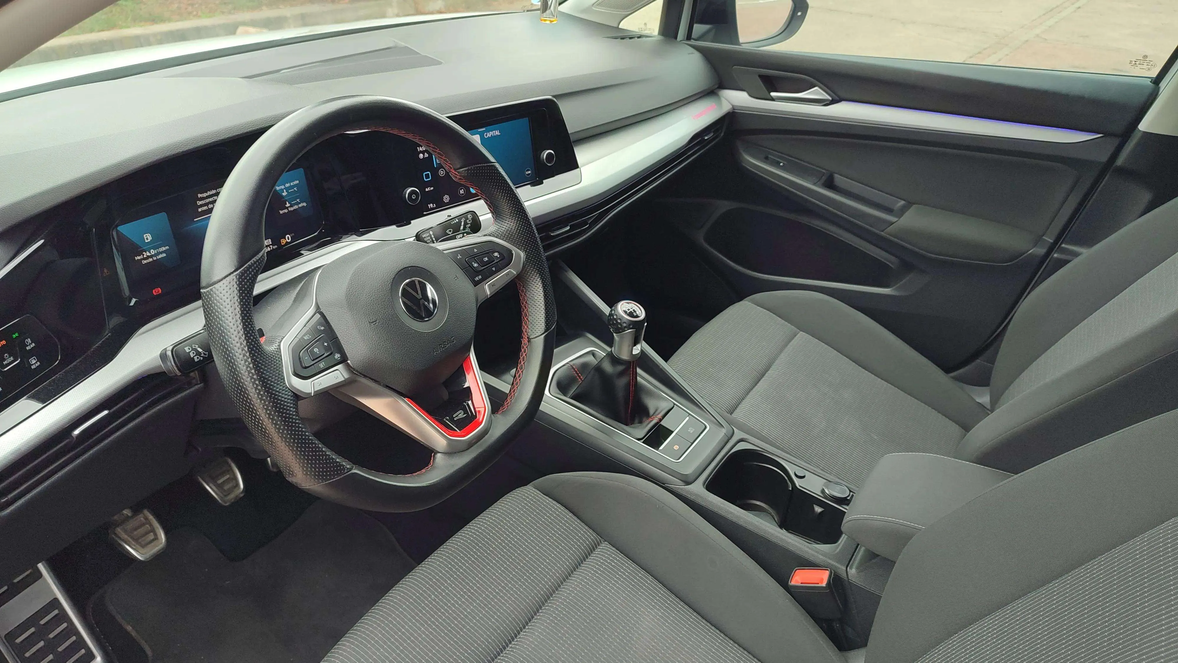 Volkswagen Golf 2.0 TDI - foto 13