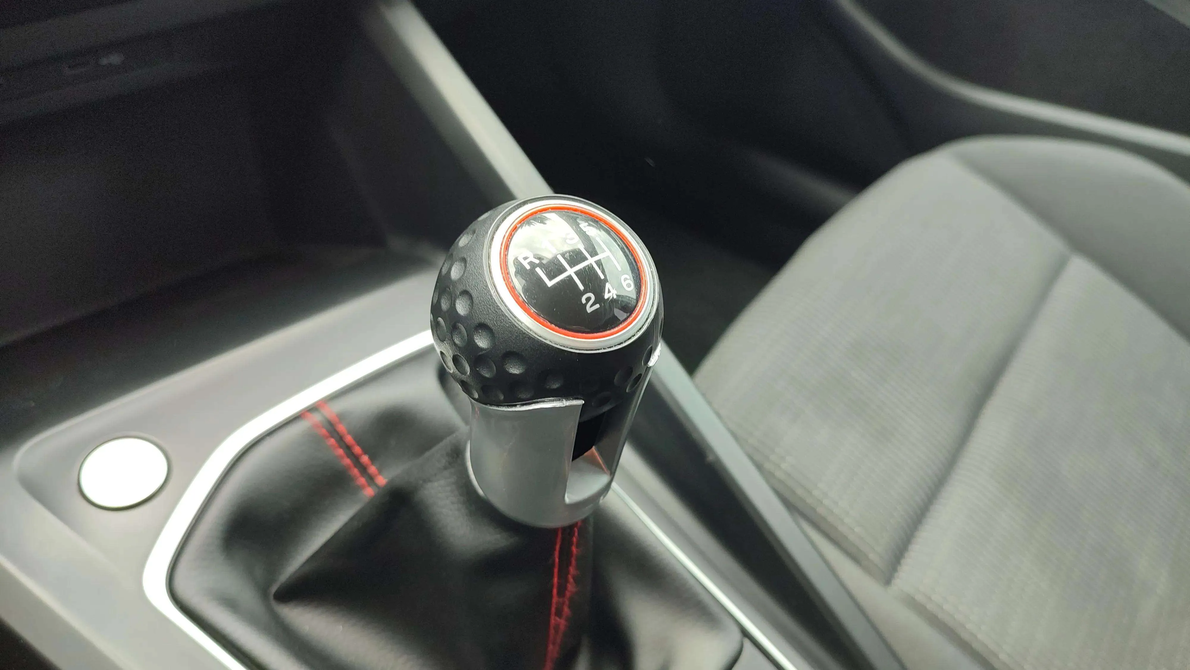 Volkswagen Golf 2.0 TDI - foto 17