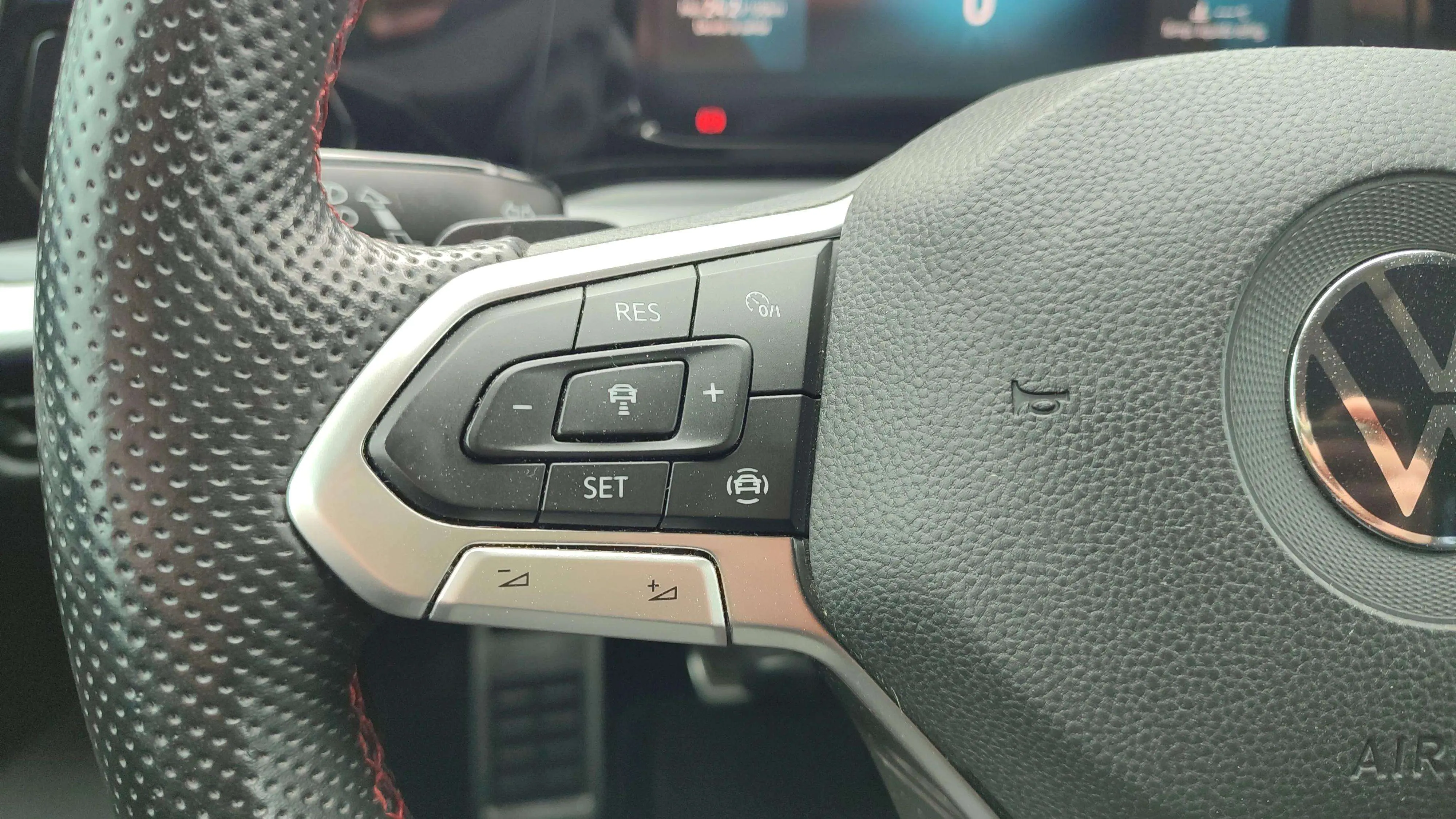 Volkswagen Golf 2.0 TDI - foto 14