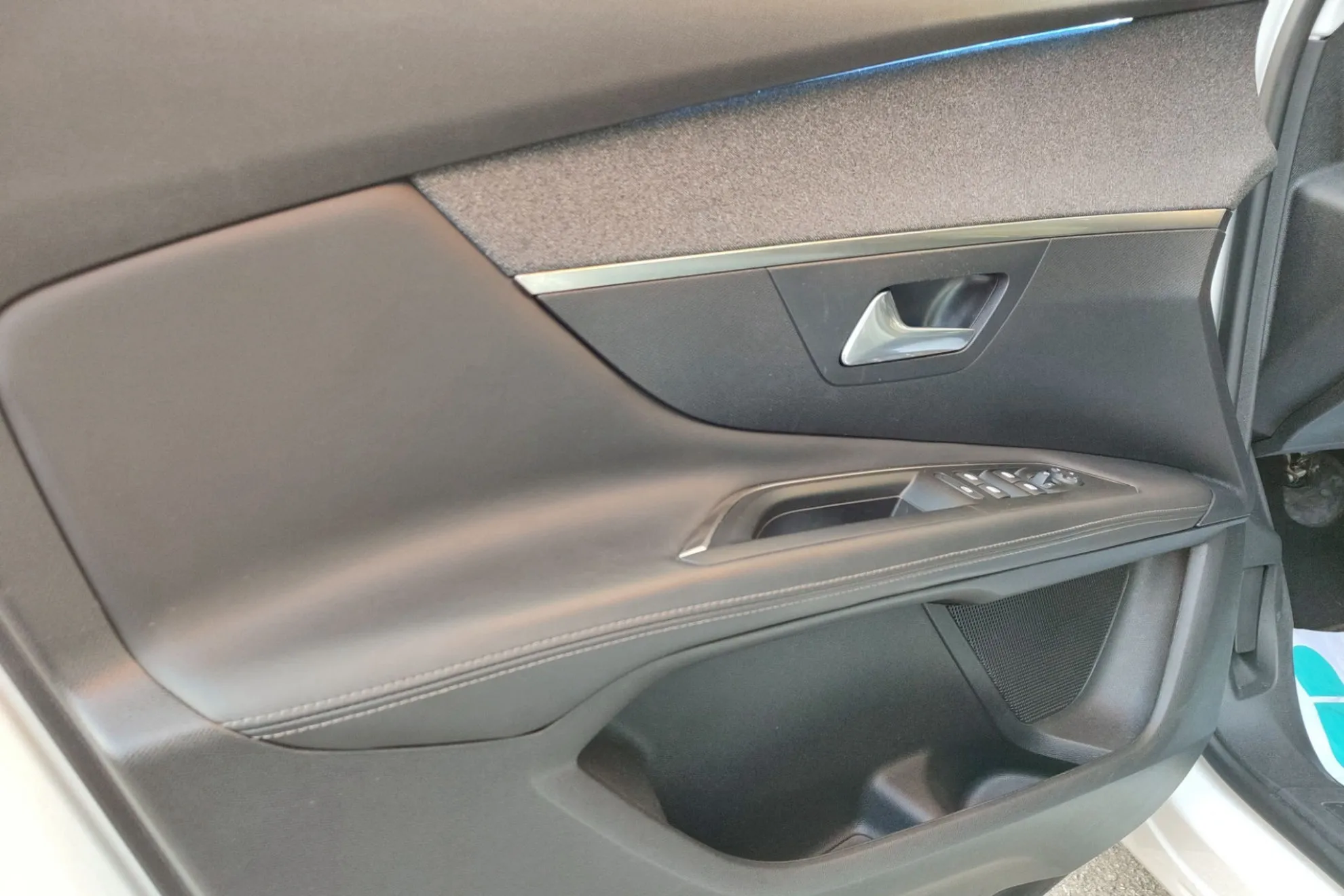 Peugeot 3008 1.2 PureTech Allure EAT6 - foto 16