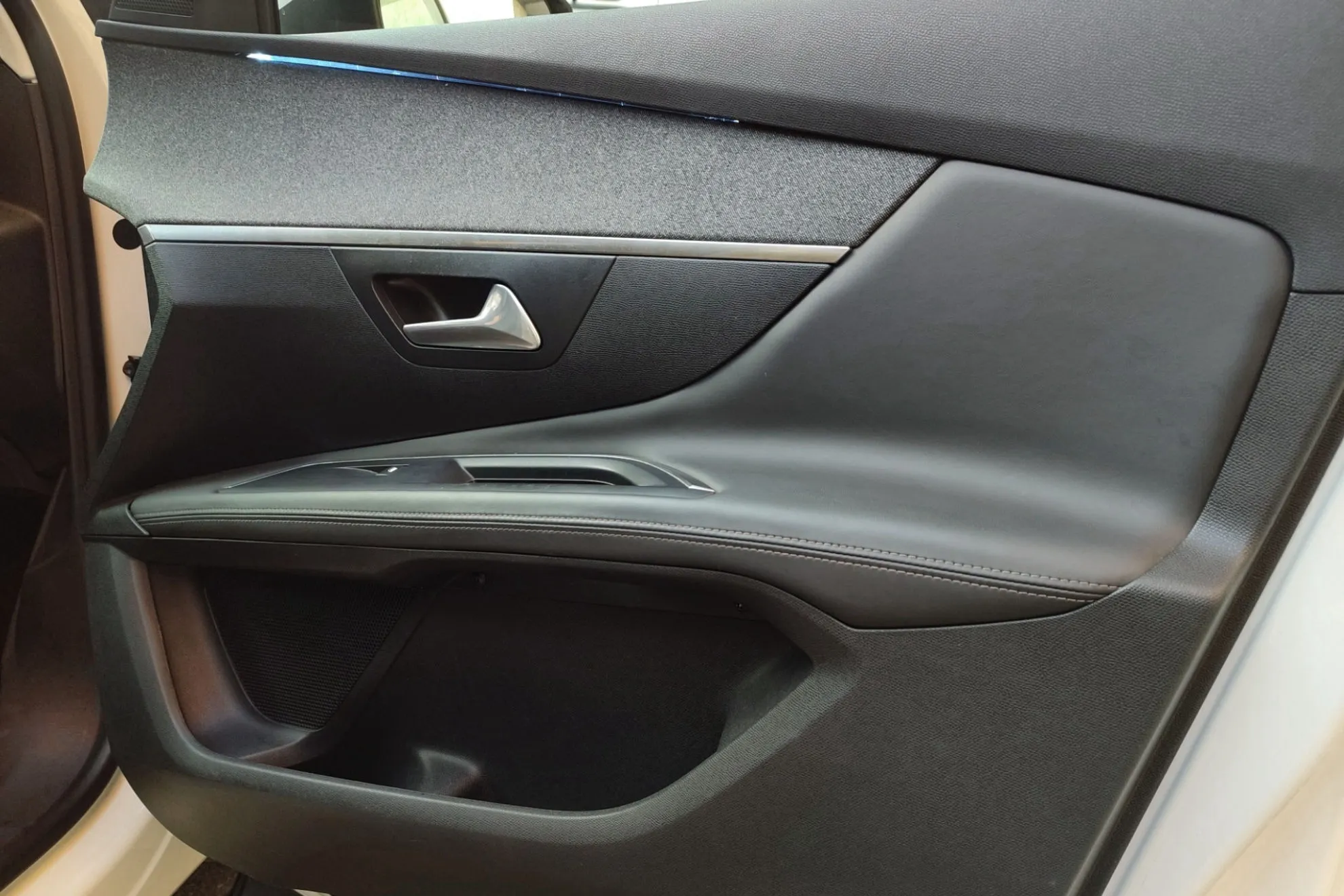Peugeot 3008 1.2 PureTech Allure EAT6 - foto 15
