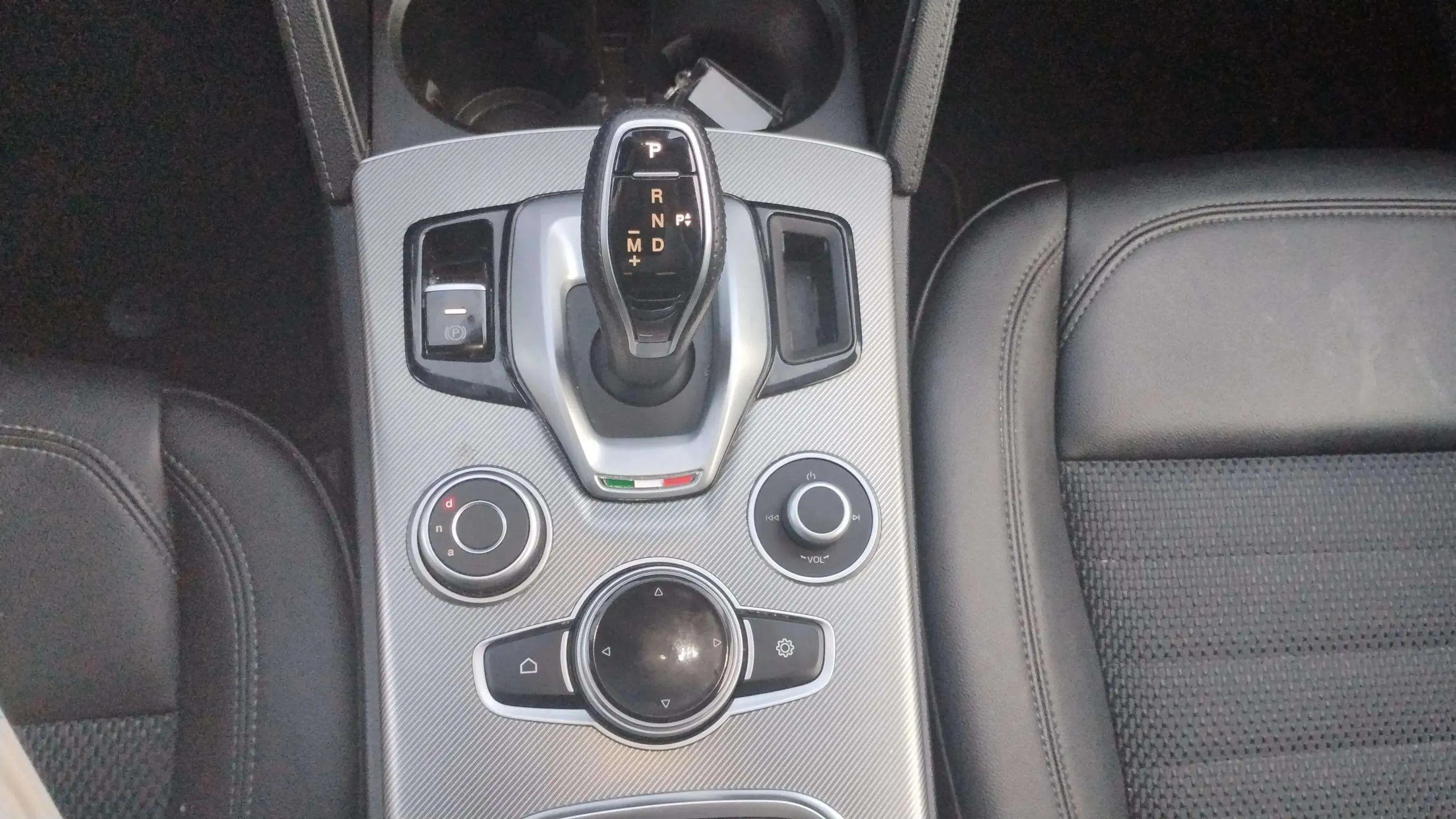 Alfa Romeo Stelvio 2.2 Diesel Sprint RWD - foto 18