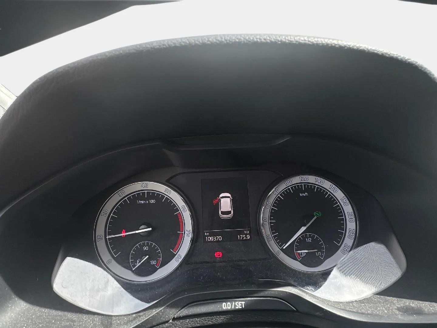 Škoda Karoq 1.0 TSI DSG Ambition - foto 8
