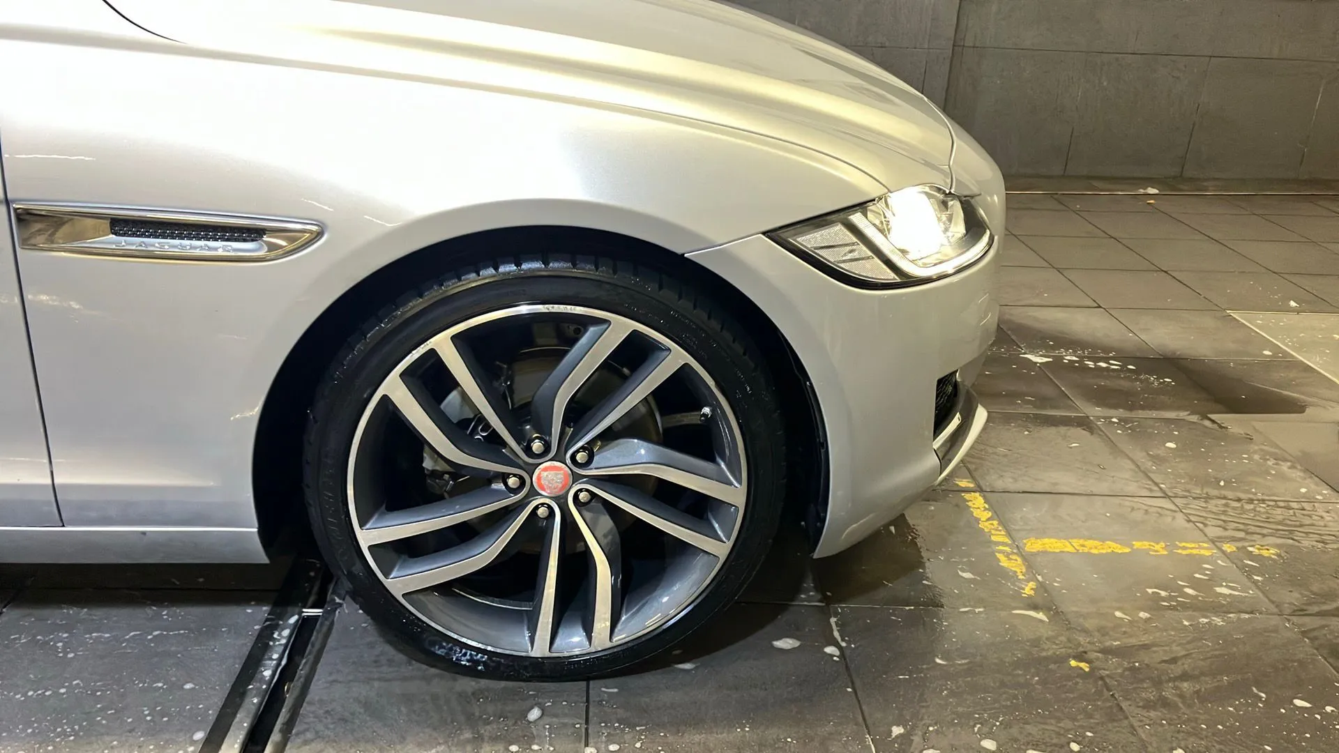 Jaguar XF 2.0D R-Sport - foto 19