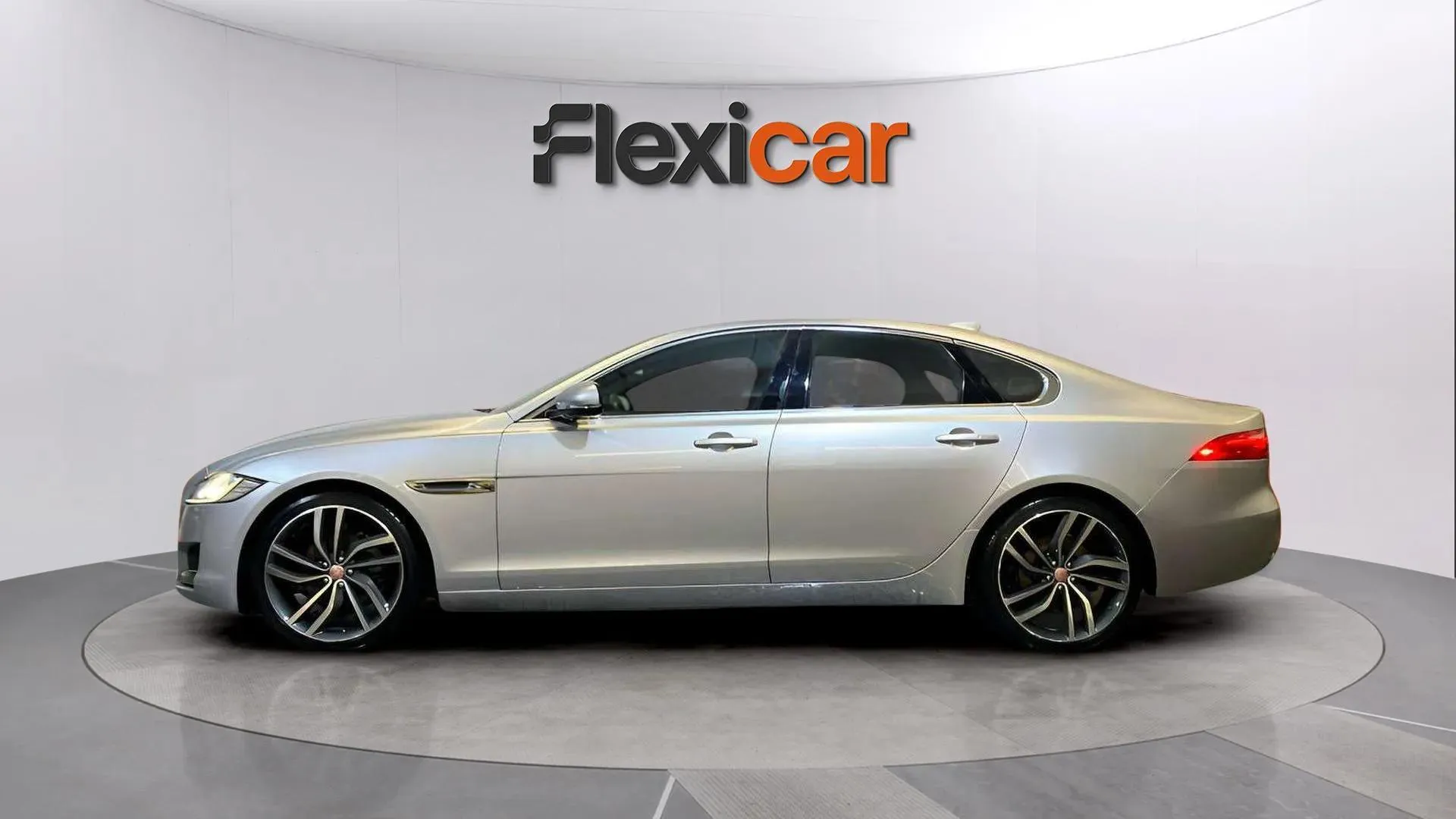 Jaguar XF 2.0D R-Sport - foto 5