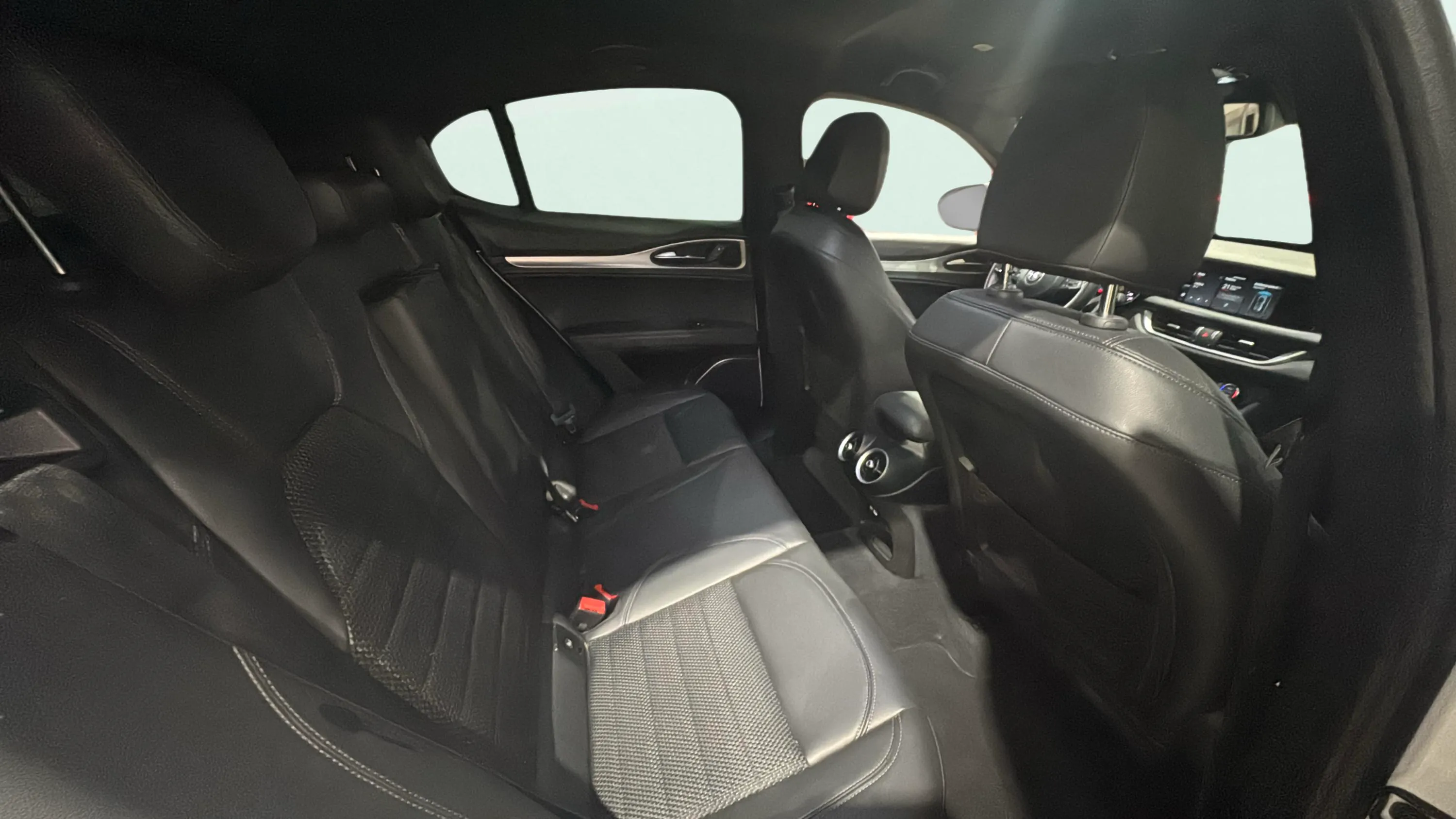 Alfa Romeo Stelvio 2.2 Diesel Sprint RWD - foto 11