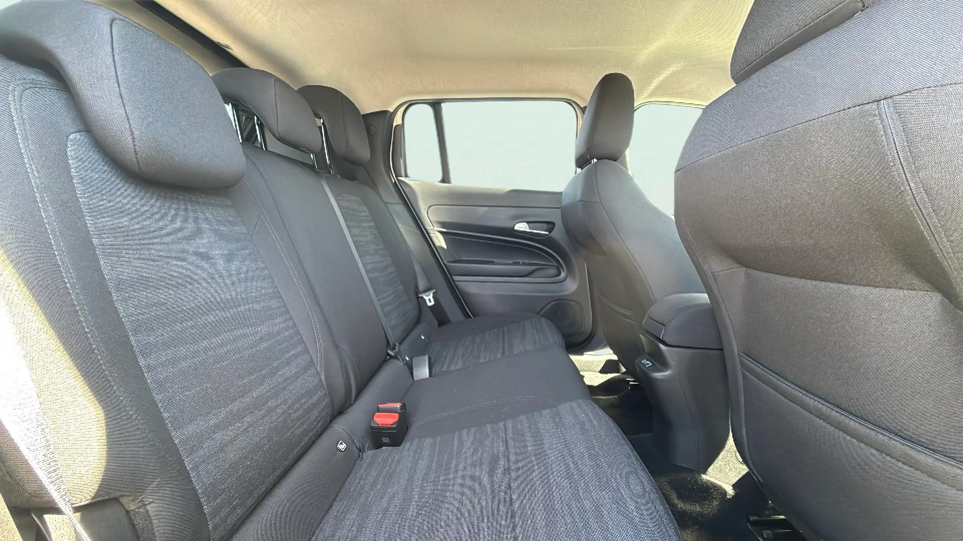 Jeep Avenger 1.2 G 1st Edition - foto 17