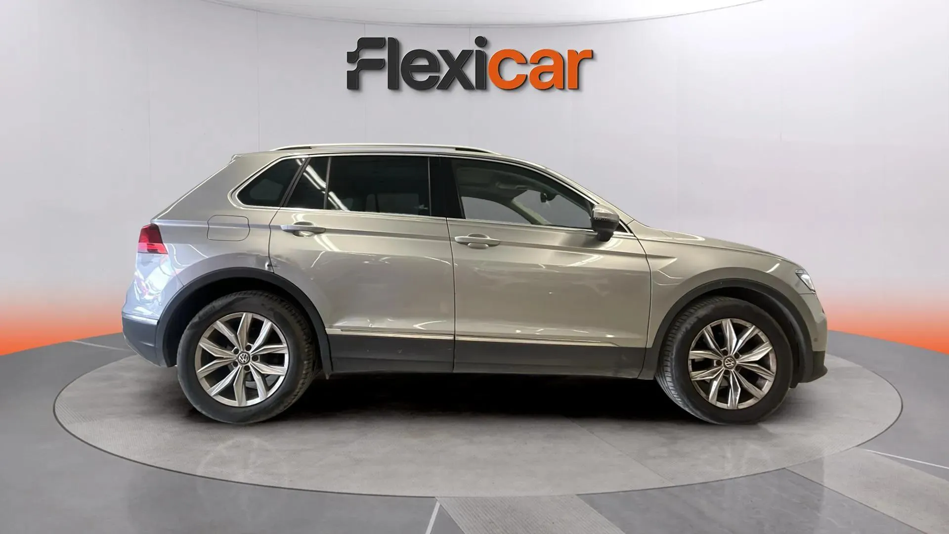 Volkswagen Tiguan Advance 2.0 TDI DSG - foto 8