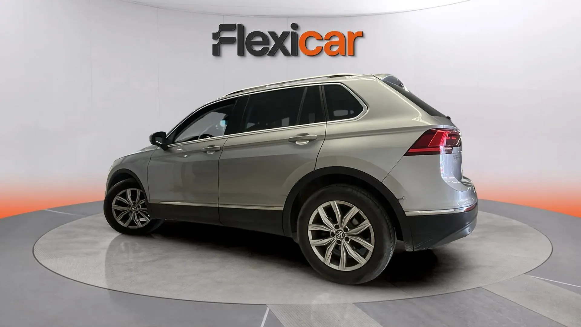Volkswagen Tiguan Advance 2.0 TDI DSG - foto 6