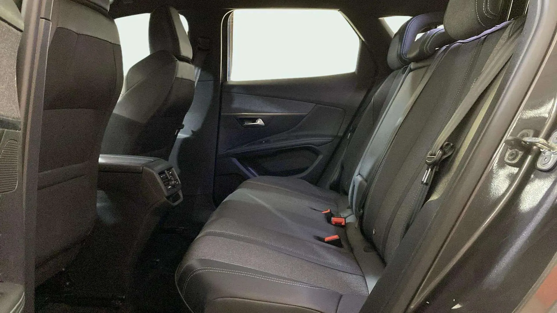 Peugeot 3008 1.2 PureTech Allure Pack EAT8 - foto 11