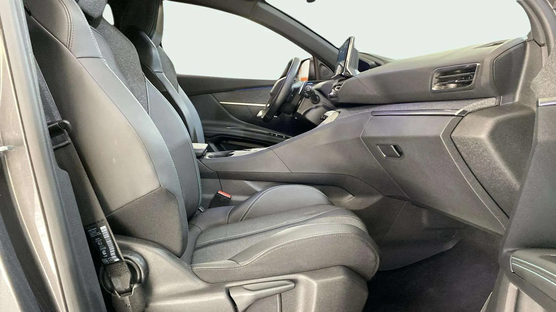 Peugeot 3008 1.2 PureTech Allure Pack EAT8 - foto 12