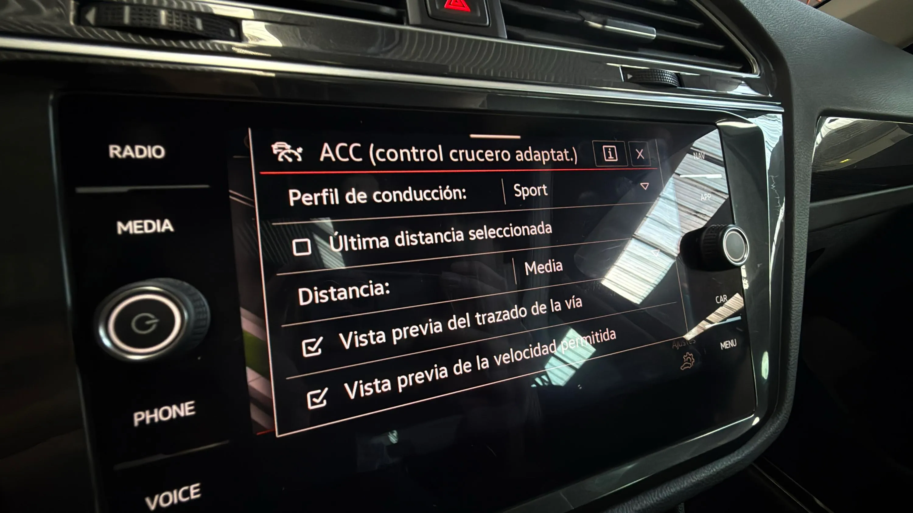 Volkswagen Tiguan Life 2.0 TDI DSG - foto 32