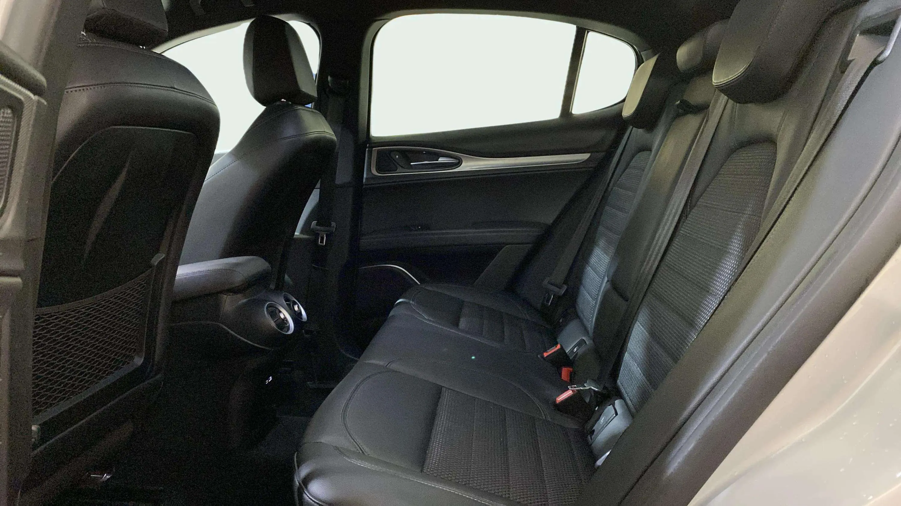 Alfa Romeo Stelvio 2.2 Diesel Sprint RWD - foto 11