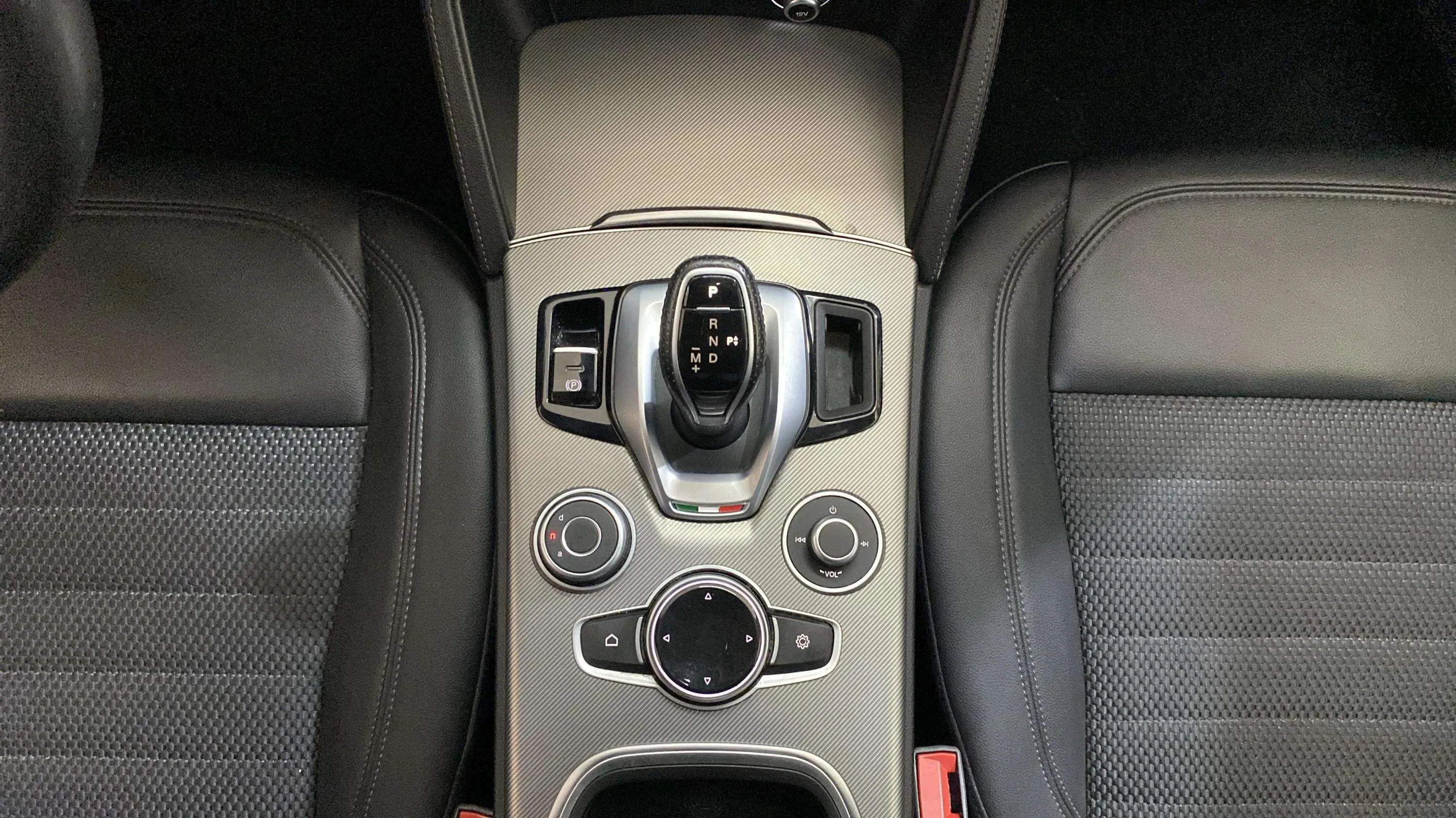 Alfa Romeo Stelvio 2.2 Diesel Sprint RWD - foto 17