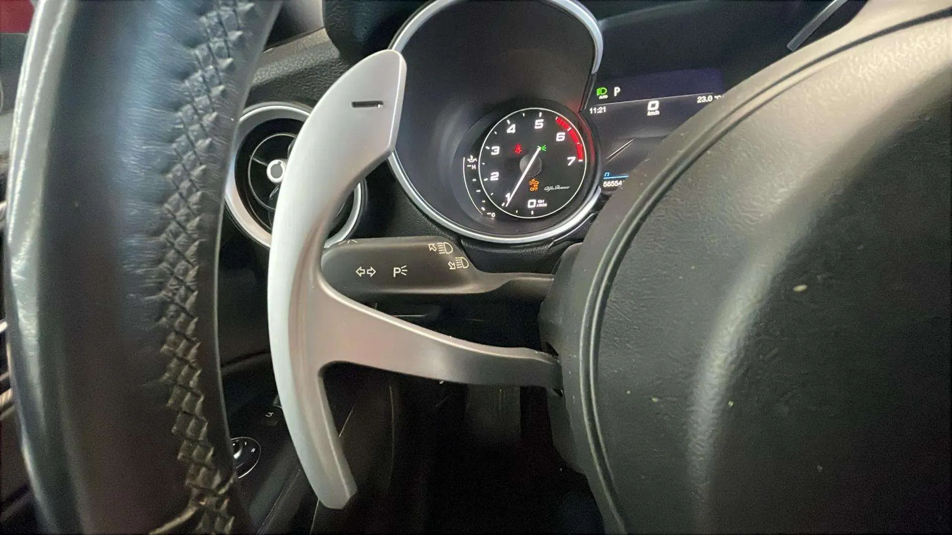 Alfa Romeo Stelvio 2.0 Gasolina Sprint Q4 - foto 27