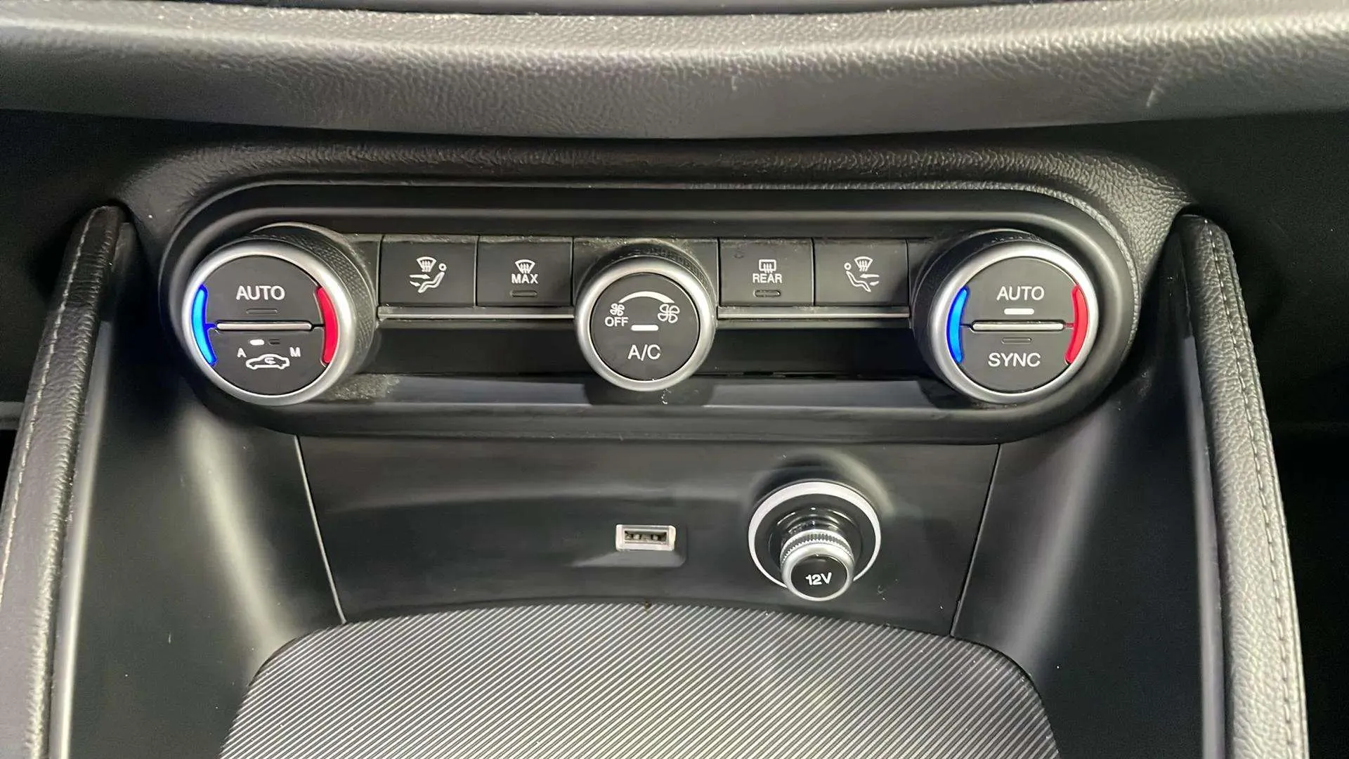 Alfa Romeo Stelvio 2.0 Gasolina Sprint Q4 - foto 20