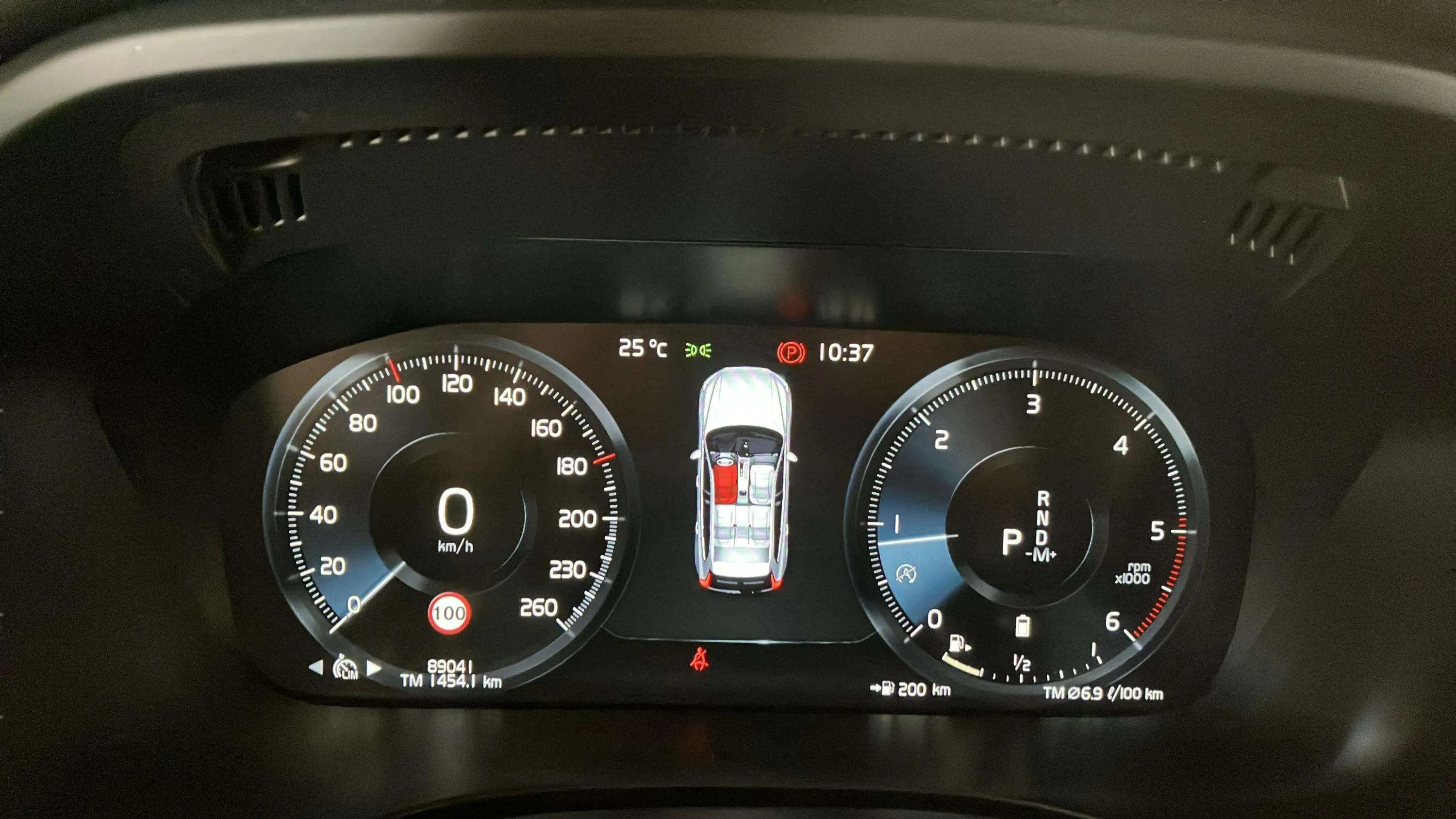 Volvo XC60 2.0 B4 D Momentum - foto 12