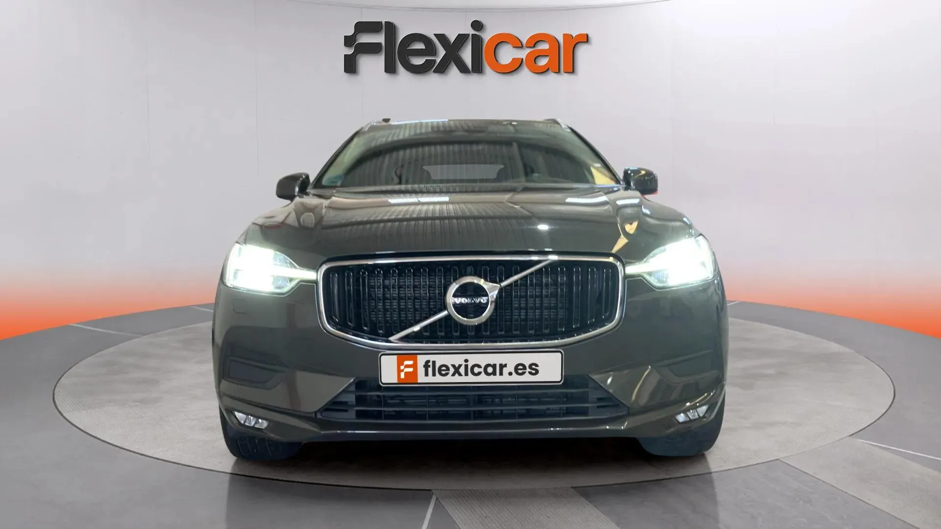 Volvo XC60 2.0 B4 D Momentum - foto 2