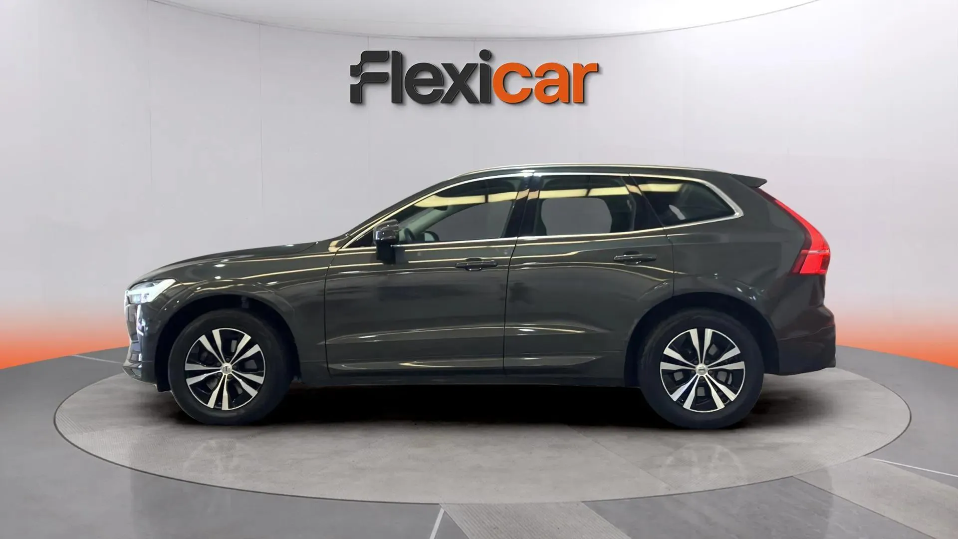 Volvo XC60 2.0 B4 D Momentum - foto 4