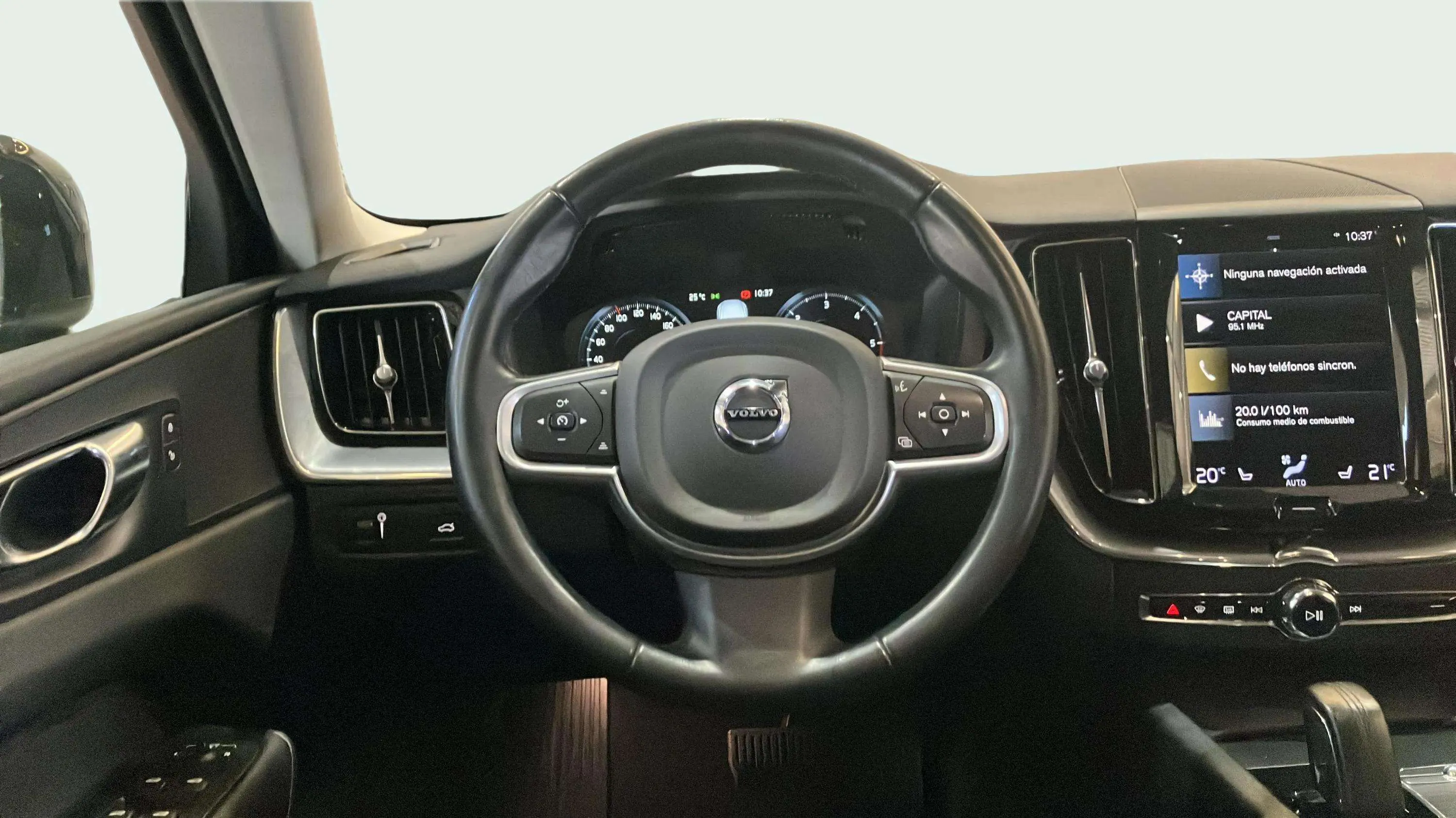 Volvo XC60 2.0 B4 D Momentum - foto 10
