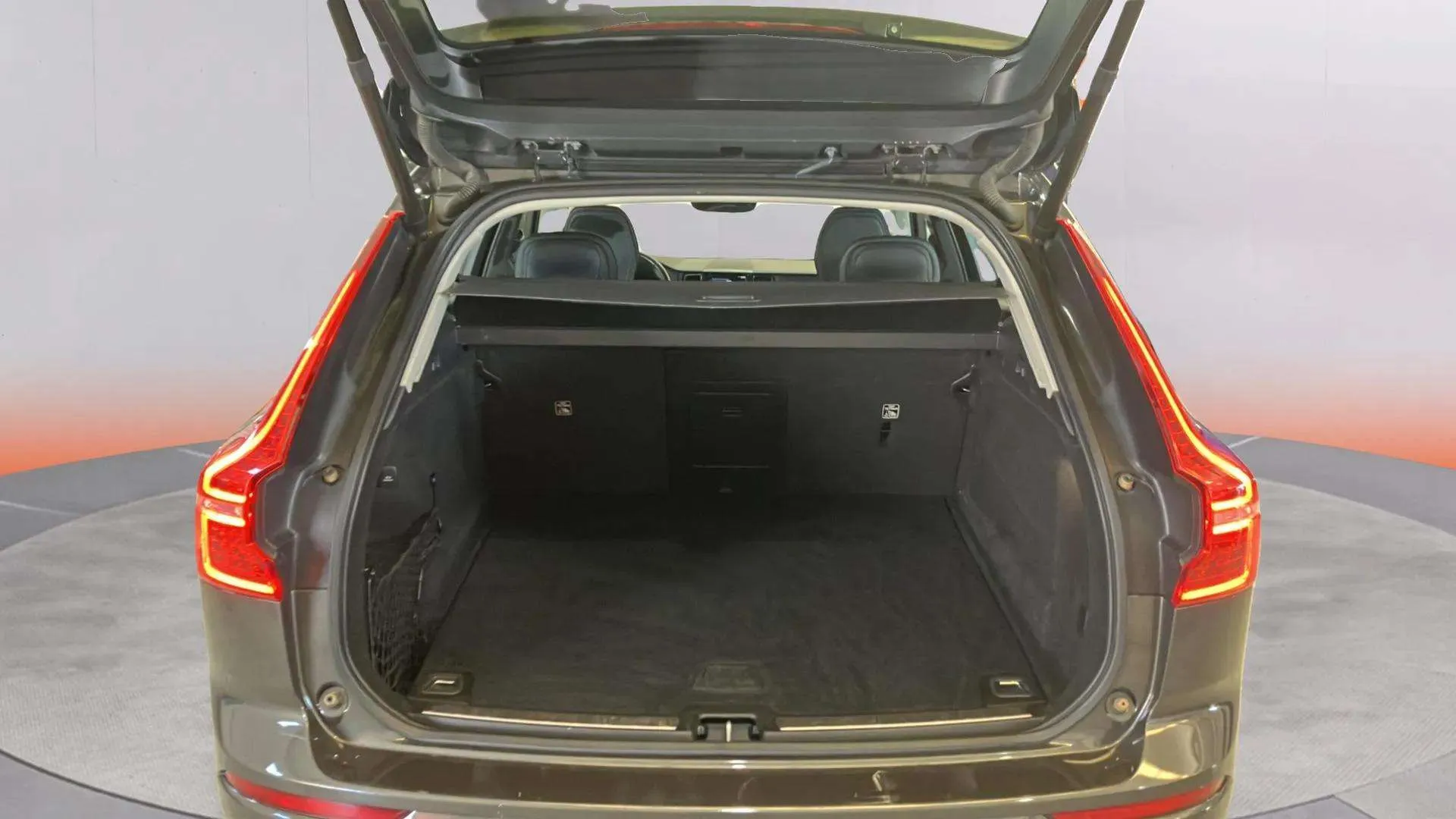 Volvo XC60 2.0 B4 D Momentum - foto 7