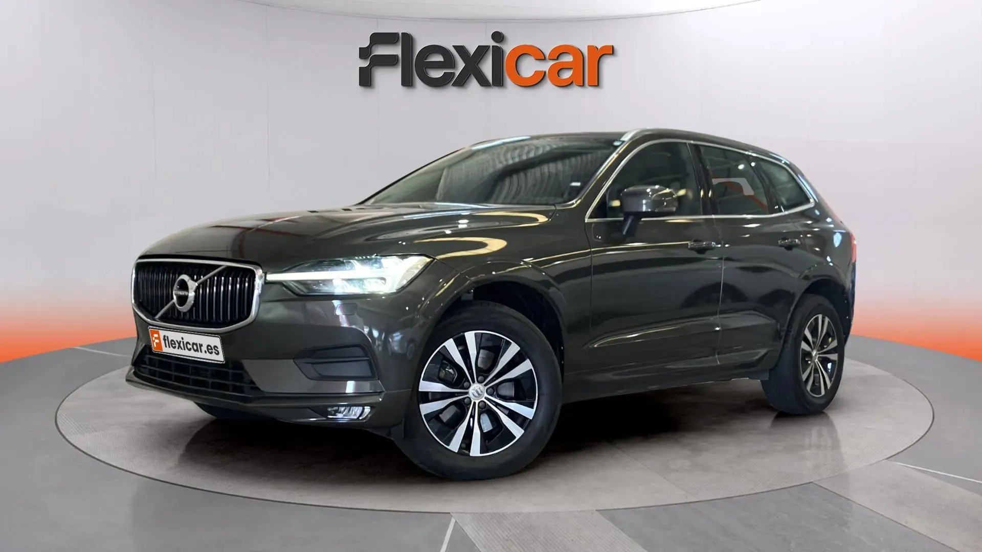 Volvo XC60 2.0 B4 D Momentum - foto 3