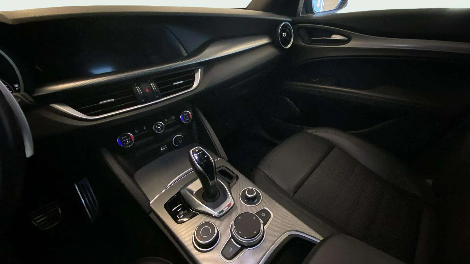 Alfa Romeo Stelvio 2.2 Diesel Sprint RWD - foto 11