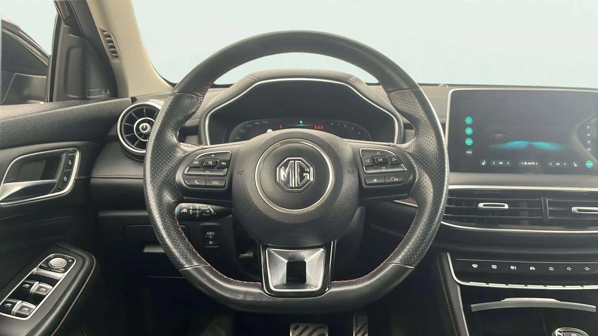 MG HS 1.5 Turbo GDI Luxury DCT - foto 11
