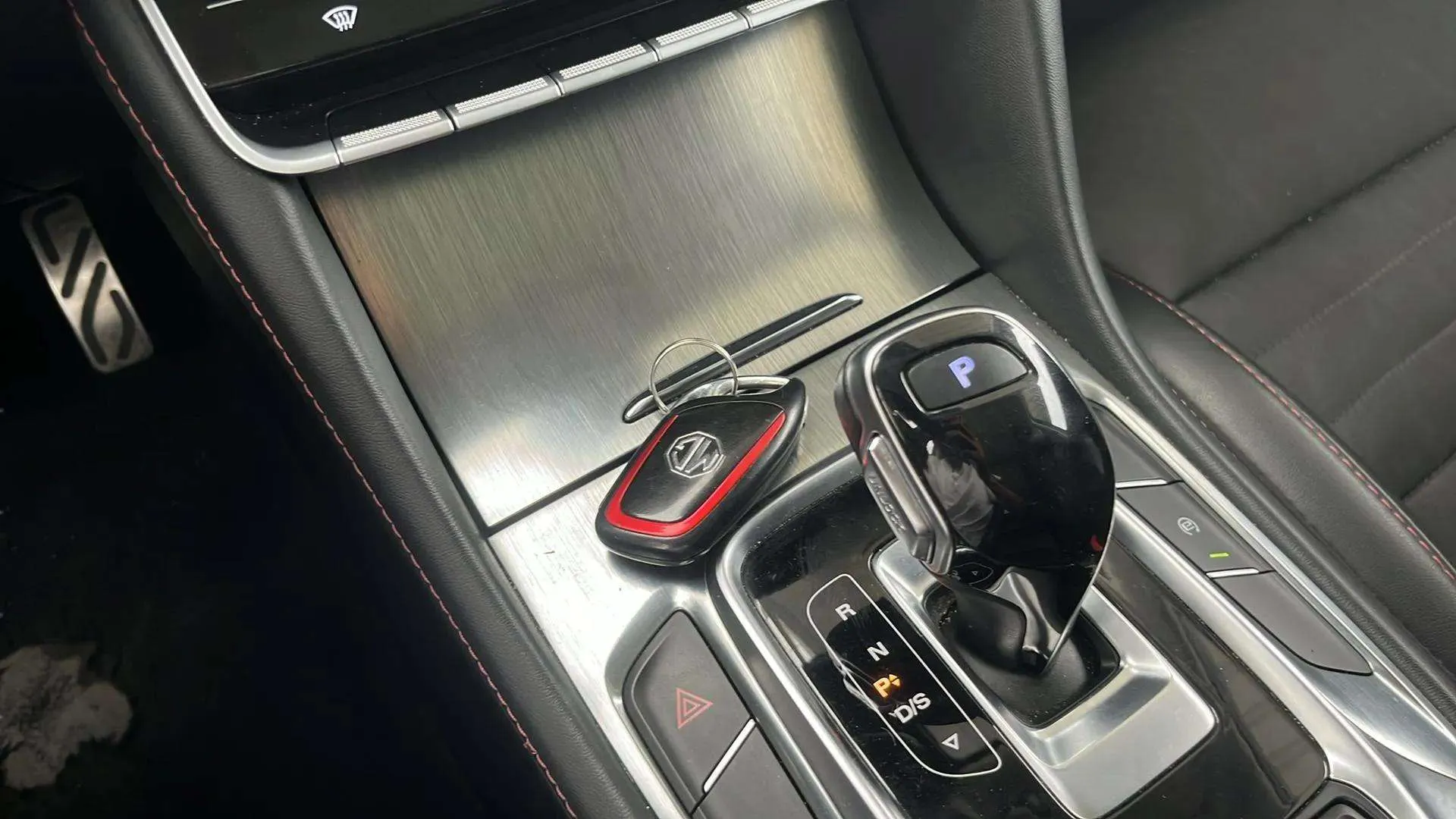 MG HS 1.5 Turbo GDI Luxury DCT - foto 16